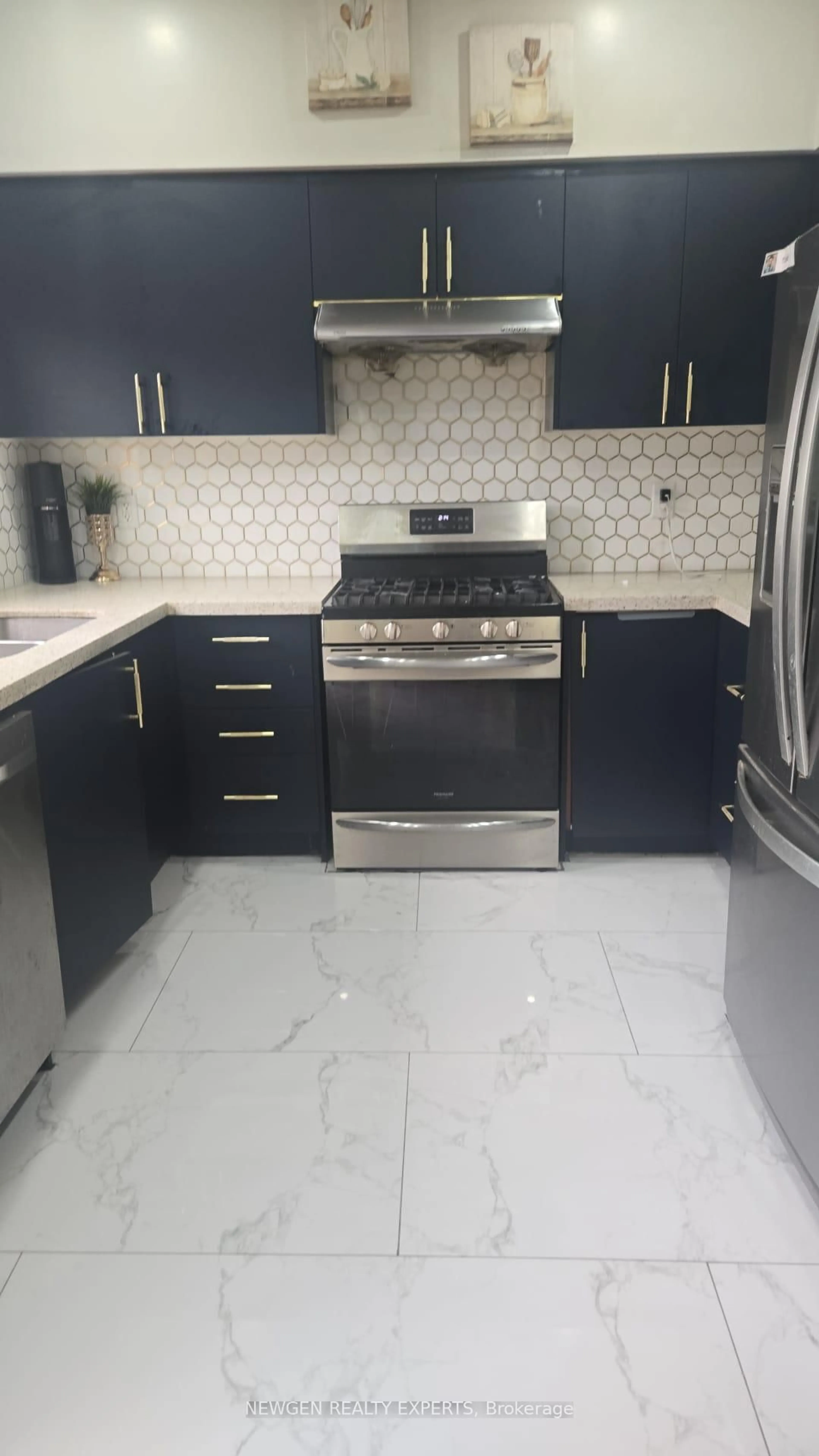 Contemporary kitchen, ceramic/tile floor for 22 Frenchpark Circ, Brampton Ontario L6X 0Y5