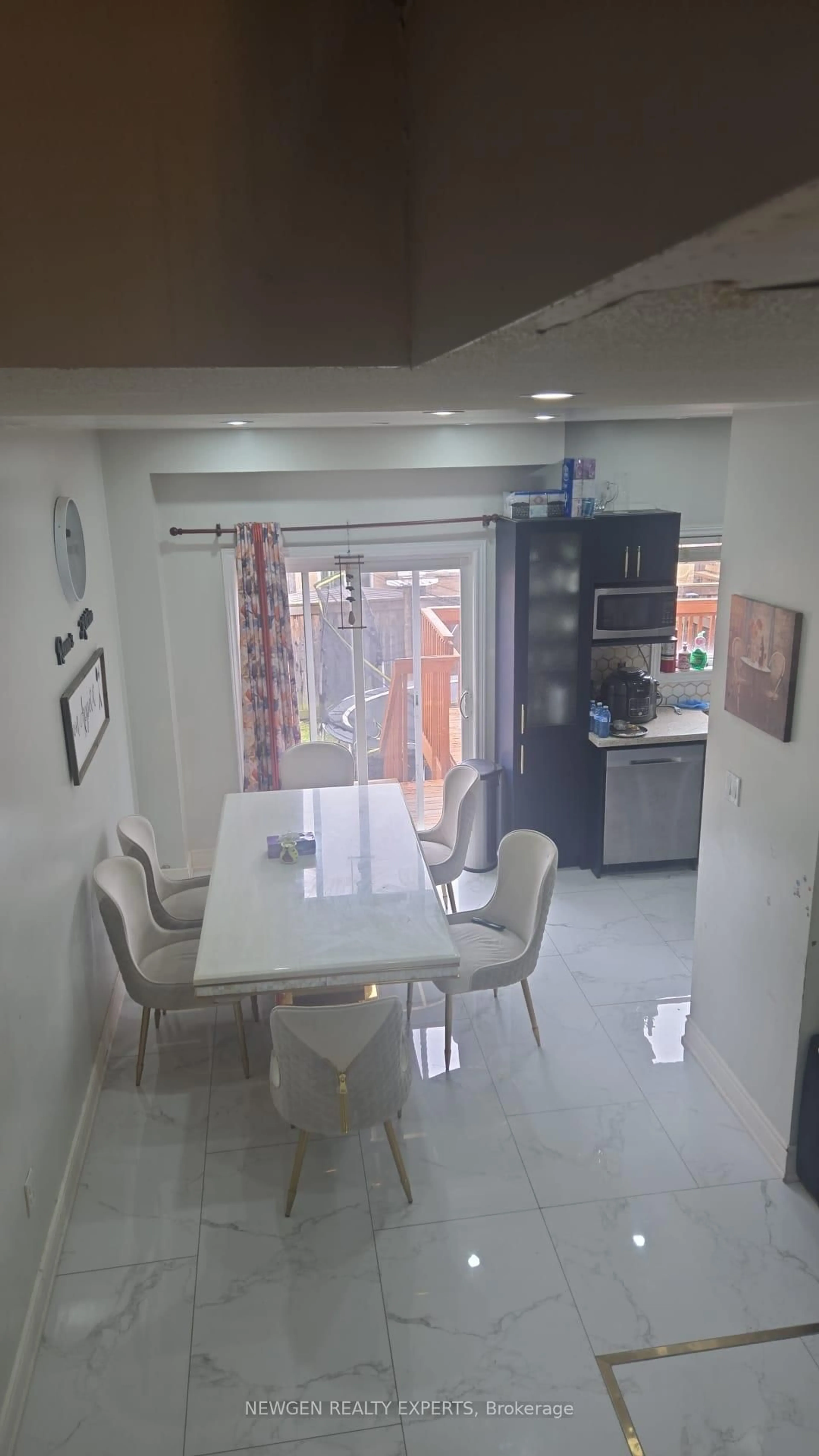 Dining room, unknown for 22 Frenchpark Circ, Brampton Ontario L6X 0Y5