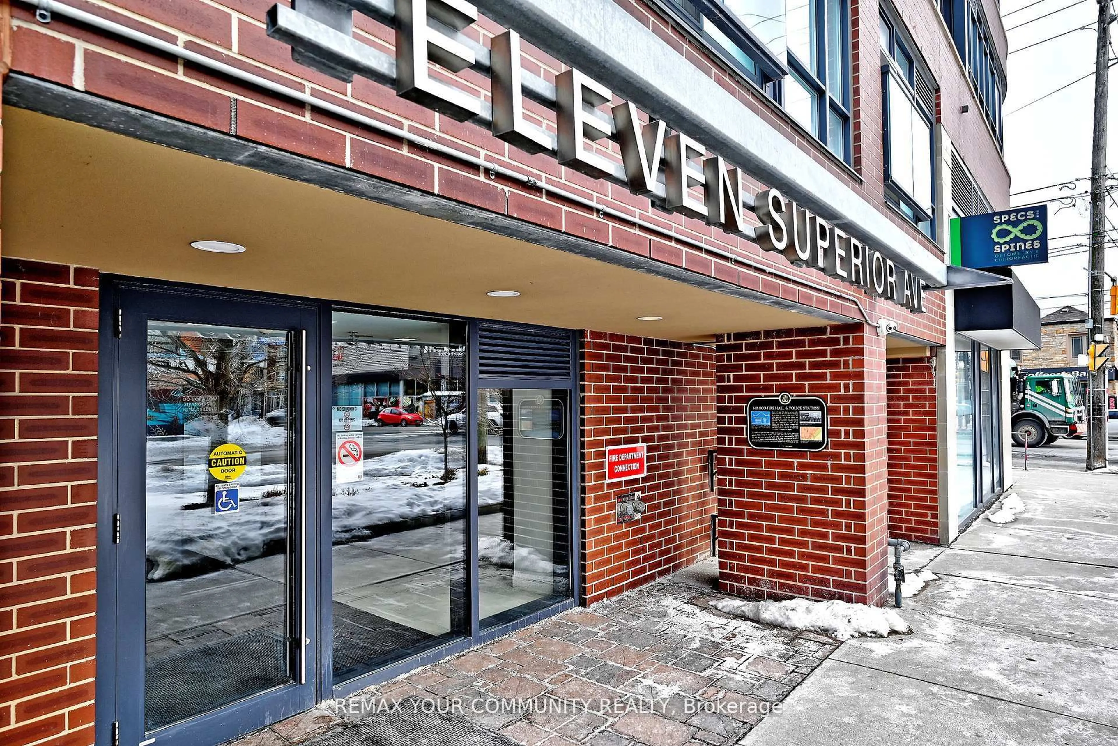 Indoor foyer for 11 Superior Ave #907, Toronto Ontario M8V 0A7