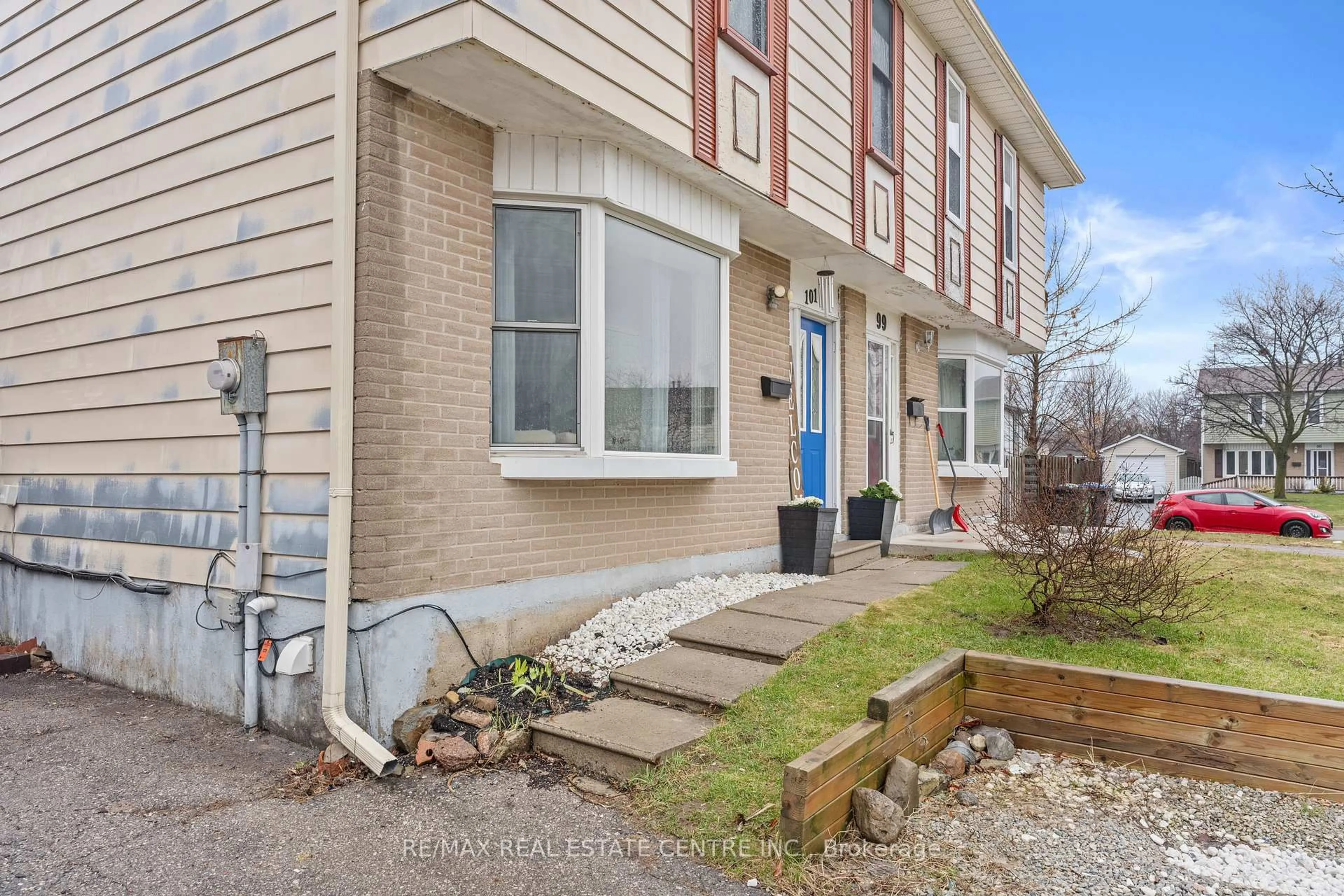 Unknown for 101 Griselda Cres, Brampton Ontario L6S 1M4