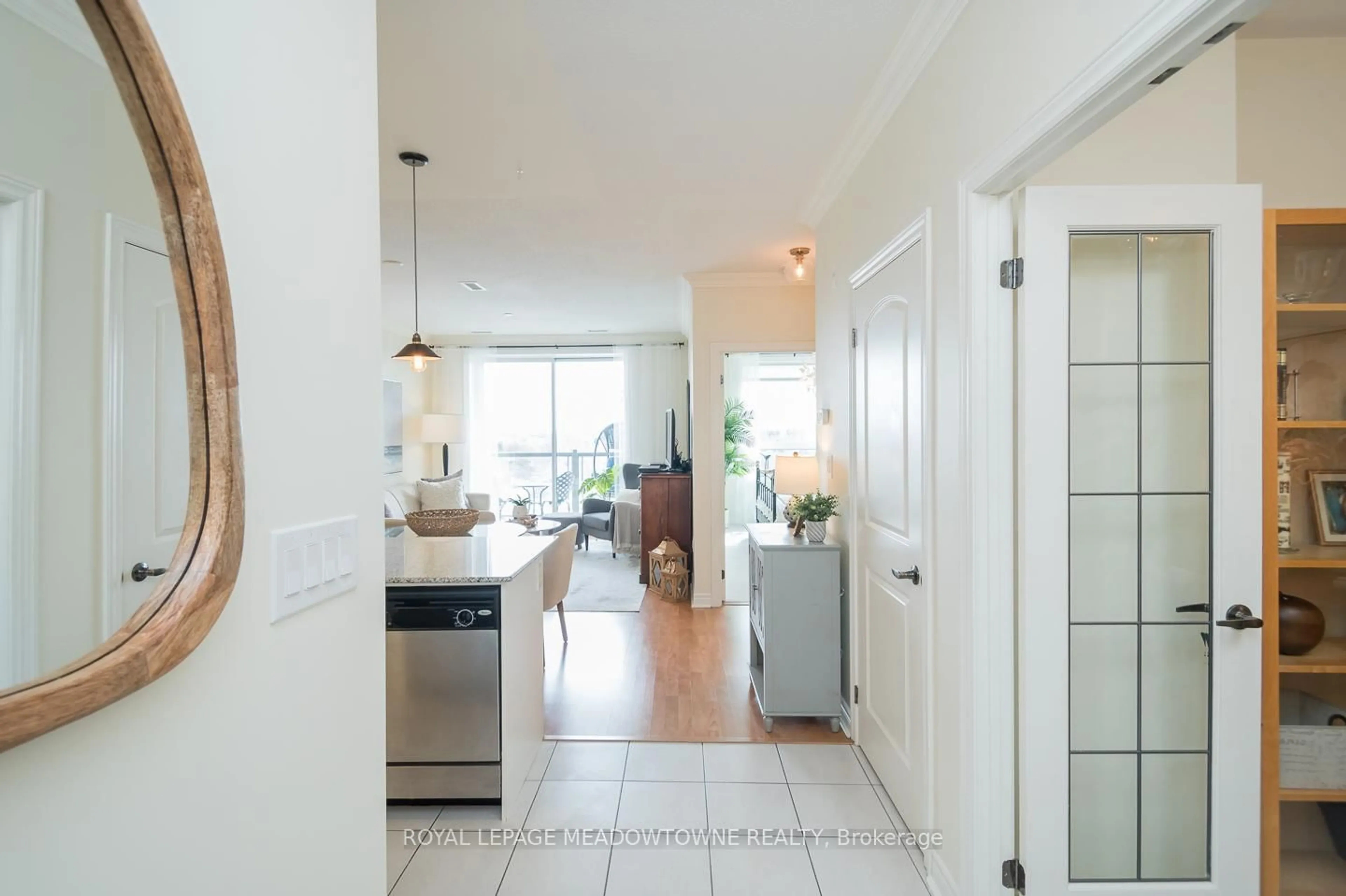 Indoor entryway for 383 Main St #609, Milton Ontario L9T 8K8