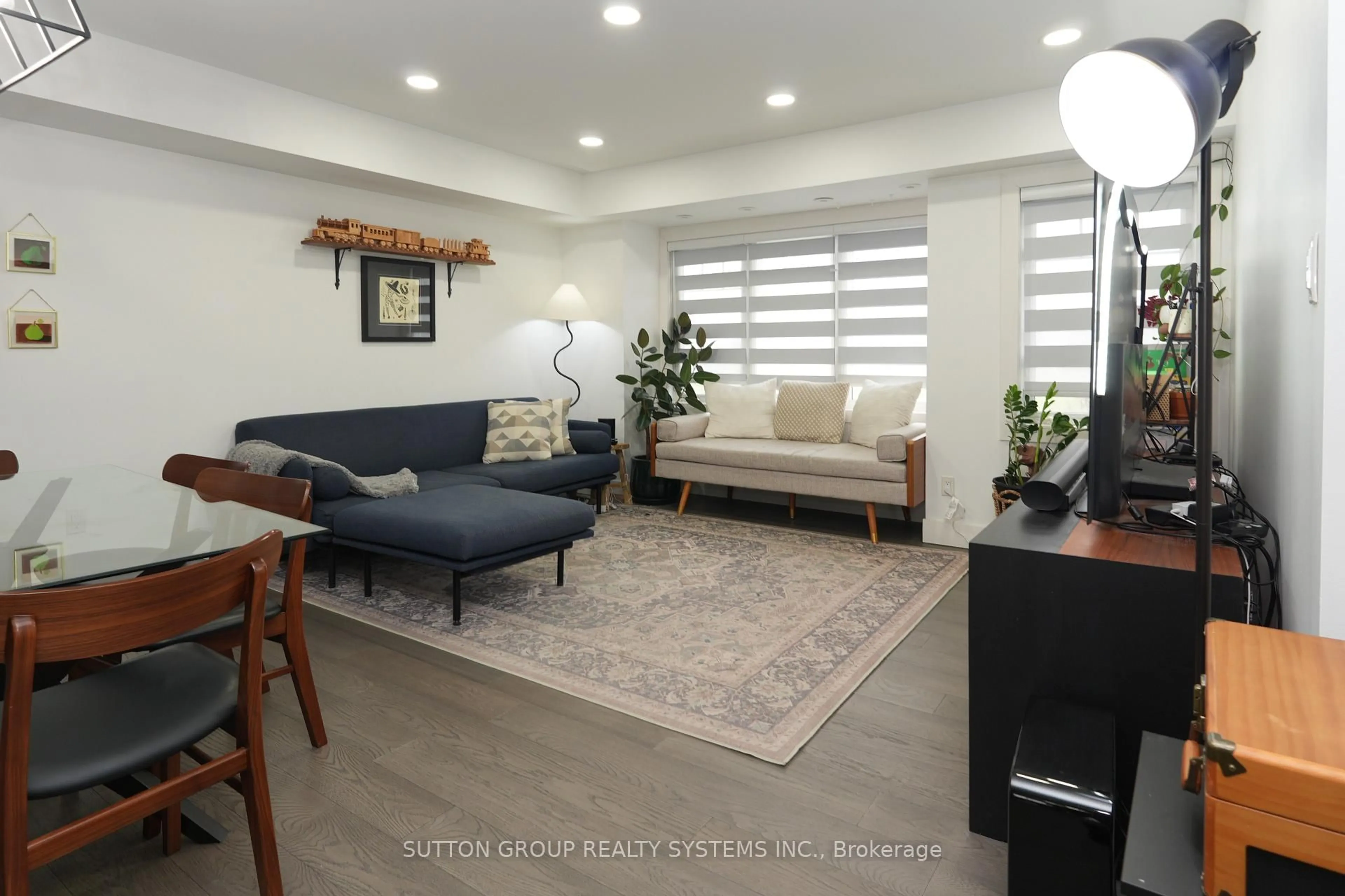 Living room with furniture, unknown for 5035 Ninth Line #3, Mississauga Ontario L5M 0E5