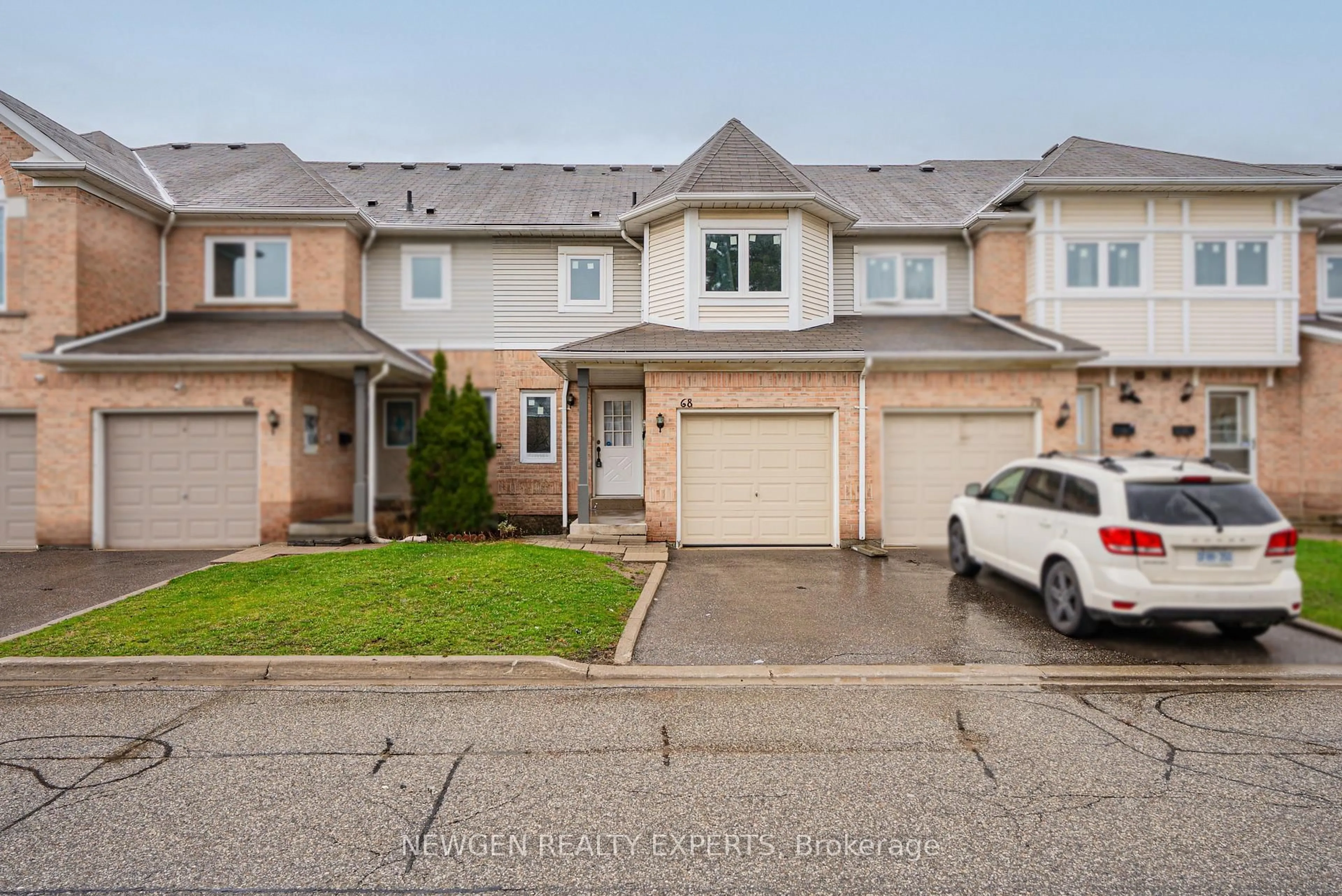 A pic from outside/outdoor area/front of a property/back of a property/a pic from drone, street for 68 Wickstead Crt, Brampton Ontario L6R 1N8
