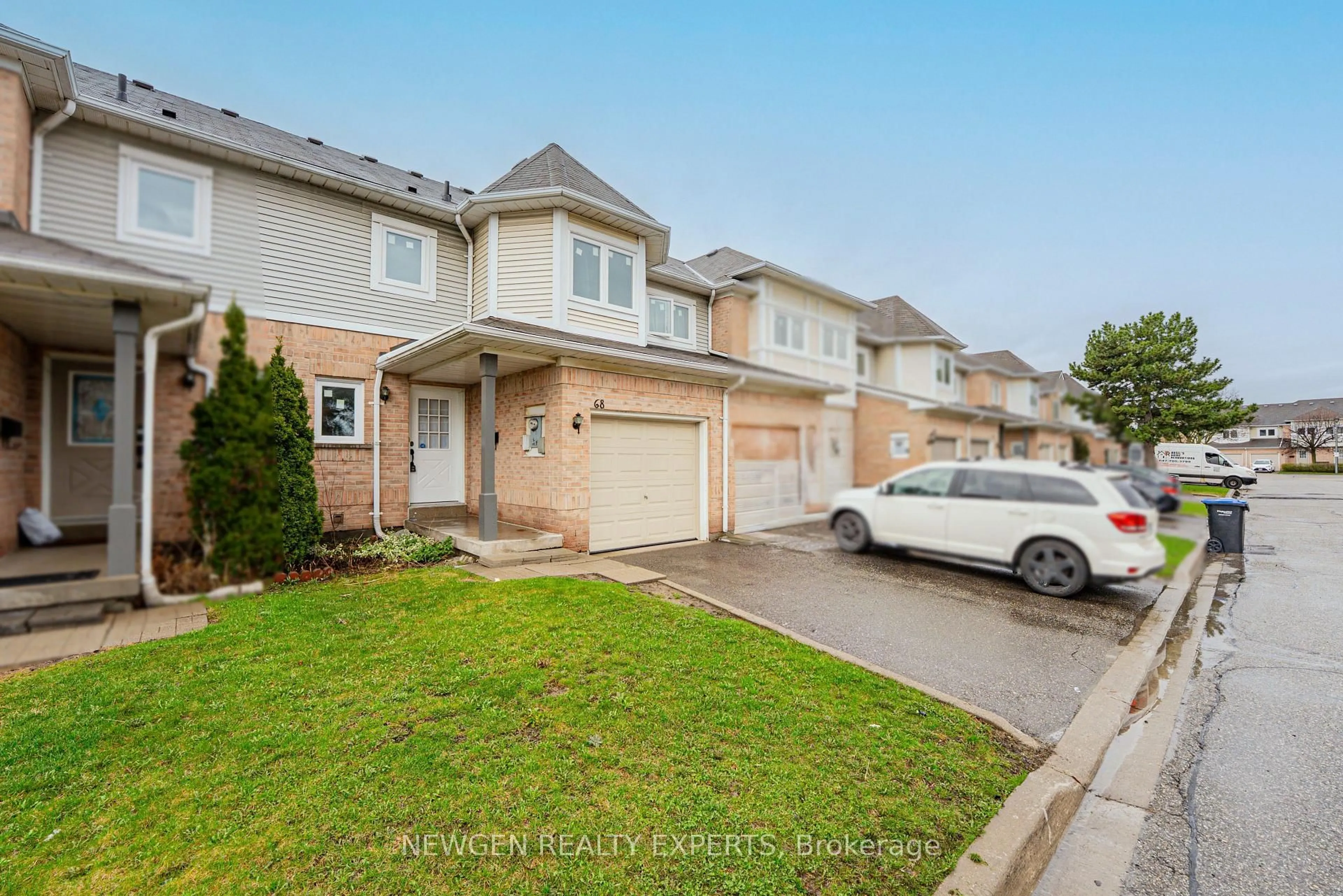 A pic from outside/outdoor area/front of a property/back of a property/a pic from drone, street for 68 Wickstead Crt, Brampton Ontario L6R 1N8
