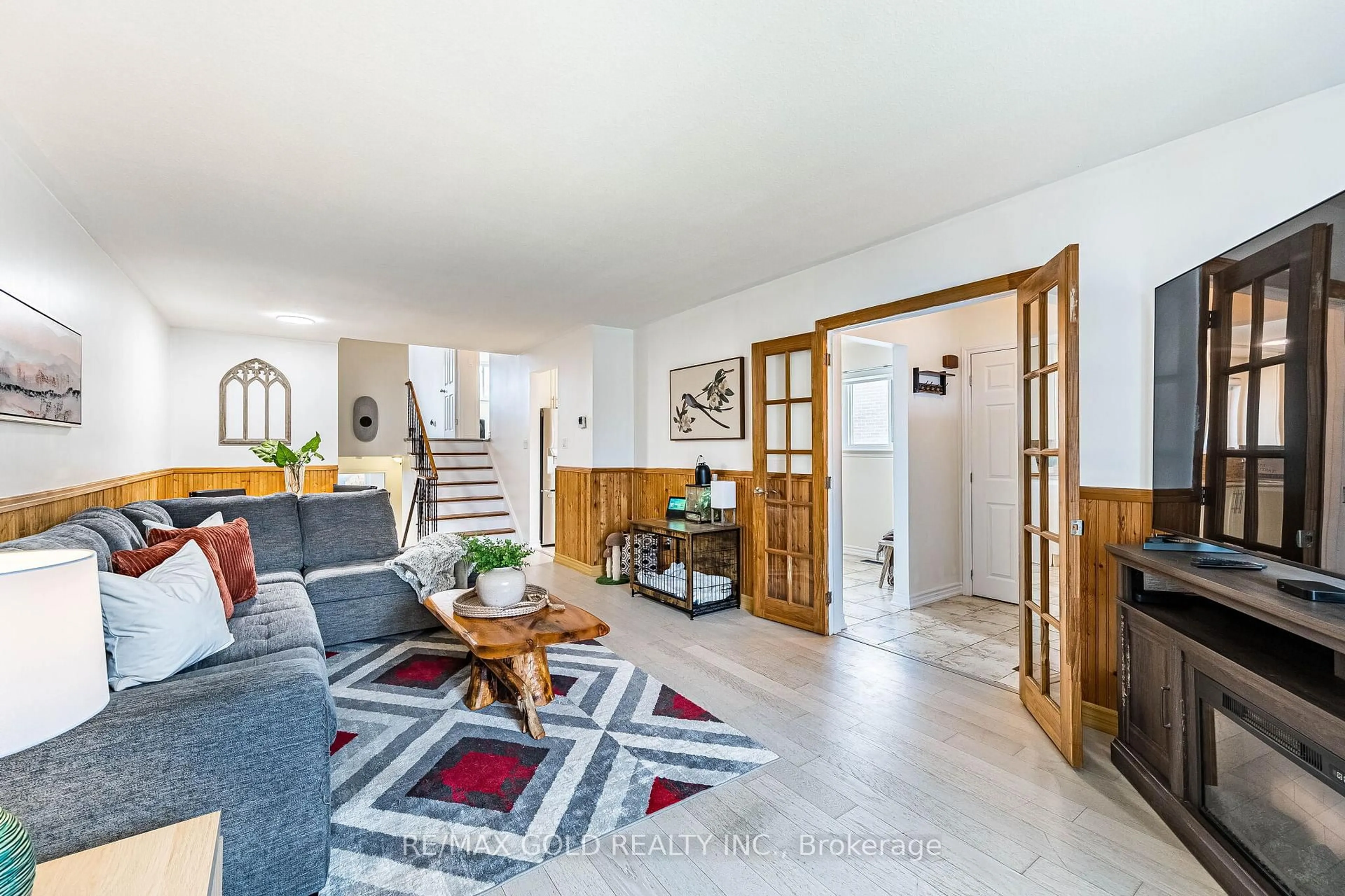 Living room with furniture, unknown for 52 Garfield Cres, Brampton Ontario L6V 1V8