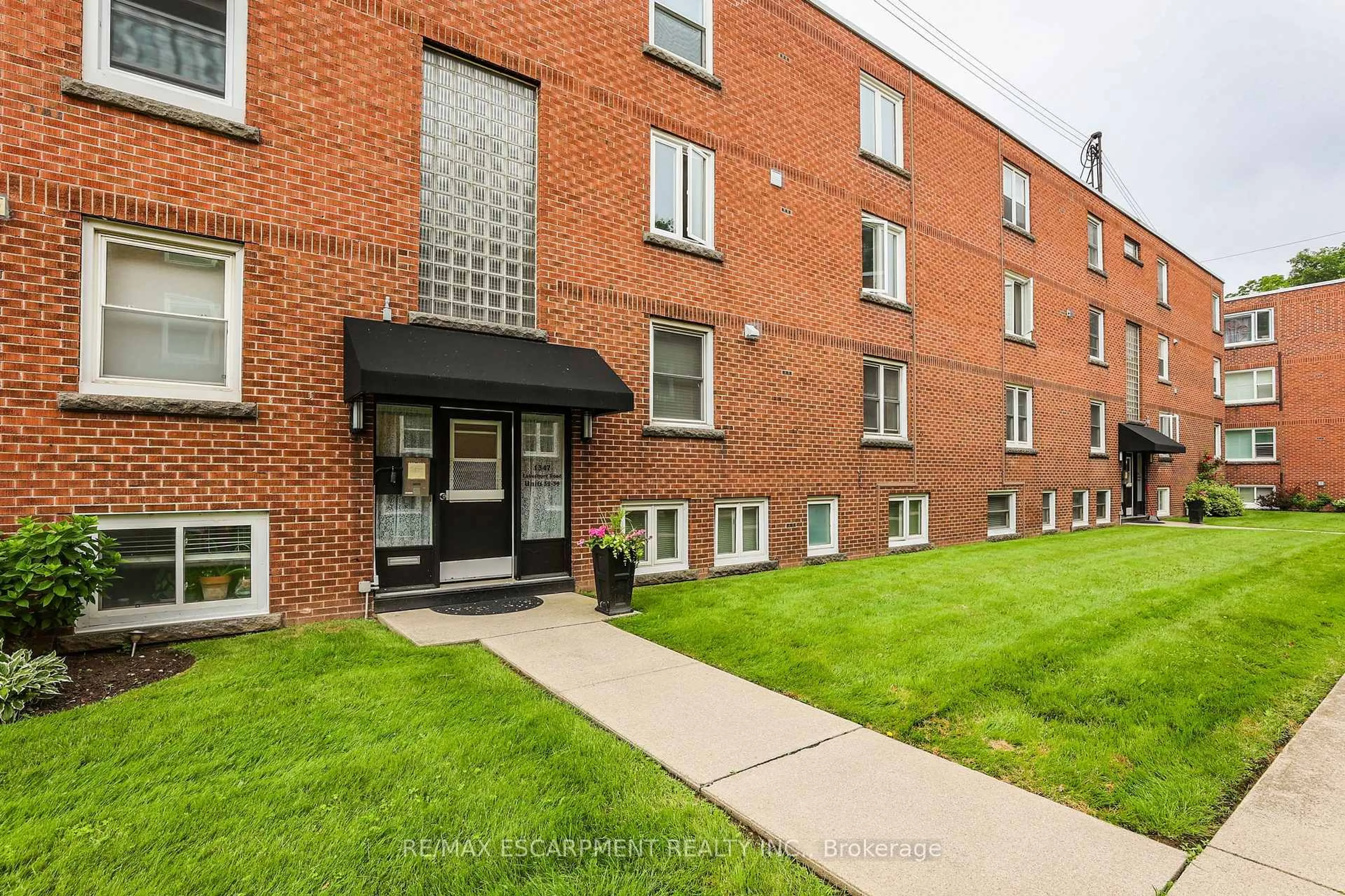 Unknown for 1347 Lakeshore Rd #37, Burlington Ontario L7S 1B1