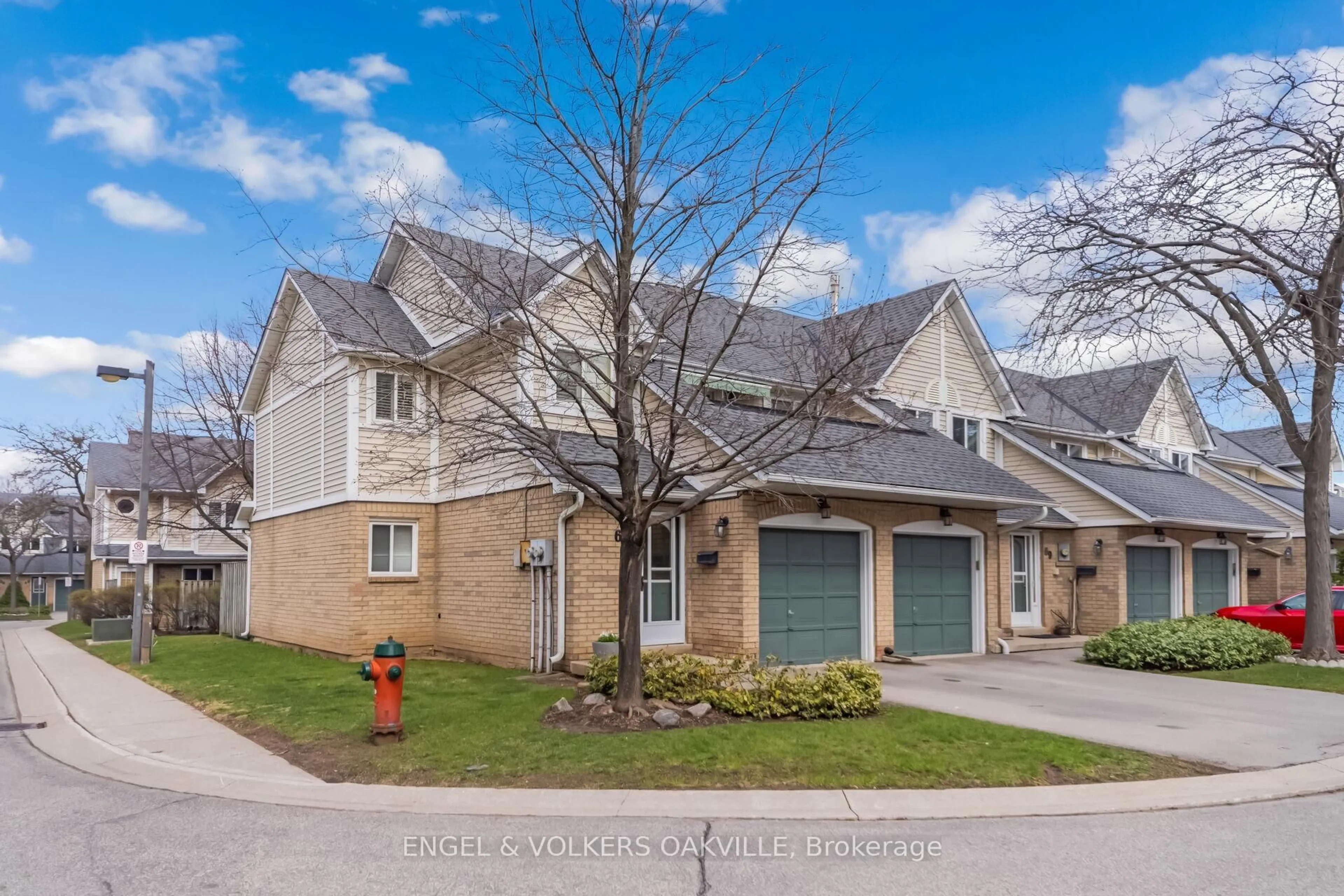 A pic from outside/outdoor area/front of a property/back of a property/a pic from drone, street for 2530 Northampton Blvd #68, Burlington Ontario L7M 4B4