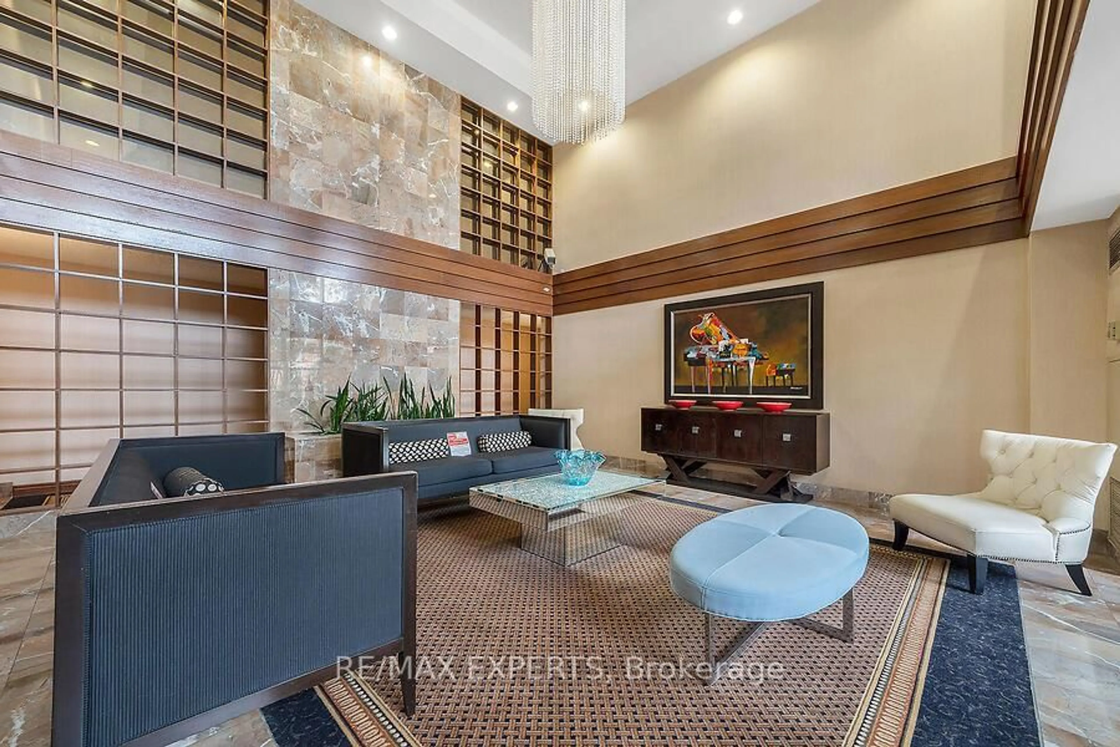 Lobby for 100 County Court Blvd #1607, Brampton Ontario L6W 3X1