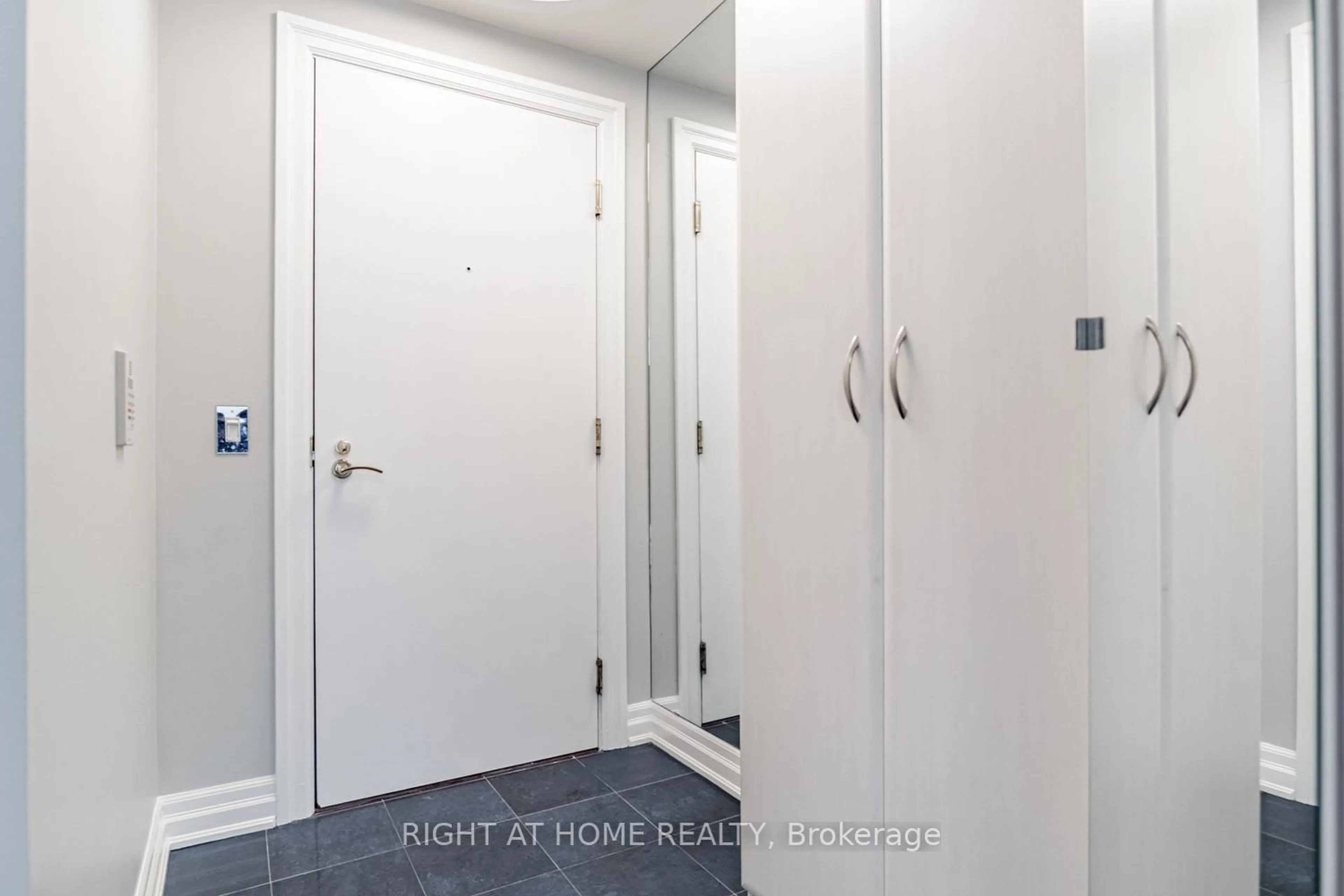 Unknown for 2087 Lake Shore Blvd #1503, Toronto Ontario M8V 4G3