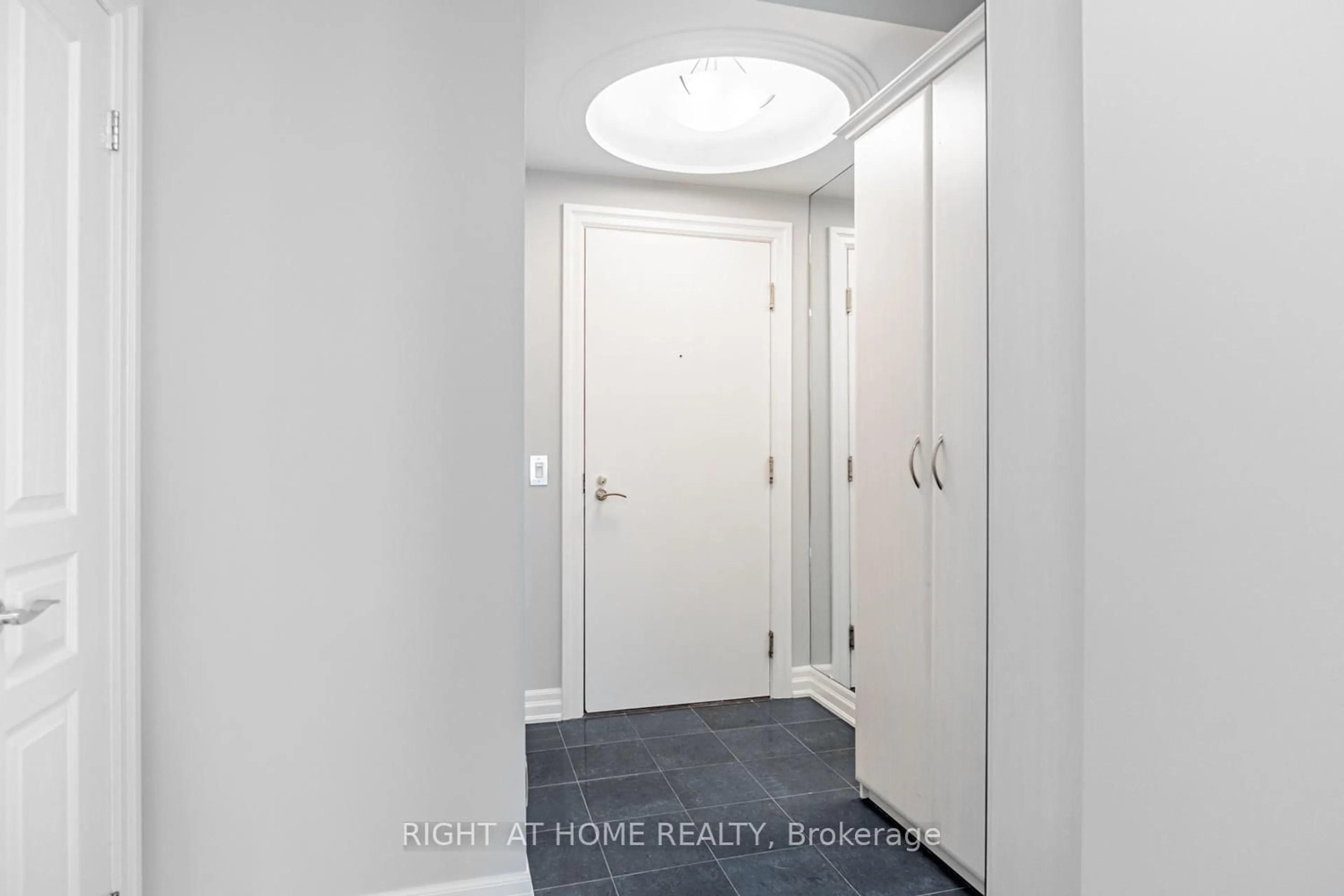 Indoor entryway for 2087 Lake Shore Blvd #1503, Toronto Ontario M8V 4G3