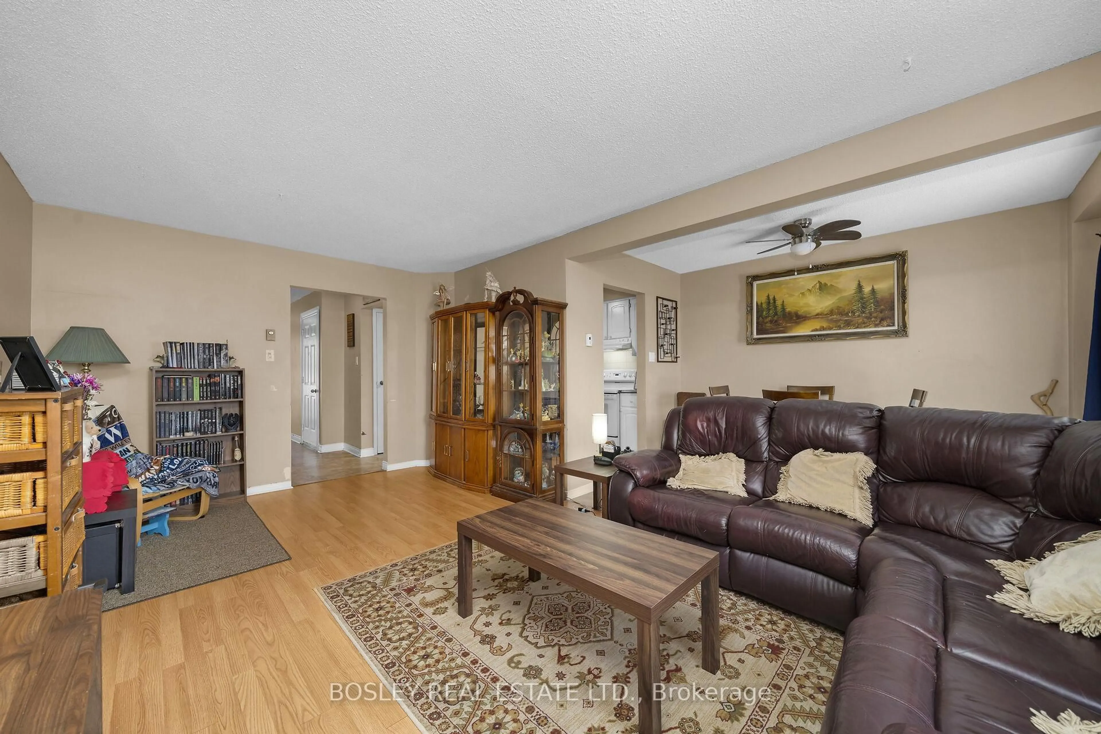 Living room with furniture, unknown for 100 Century Dr #19, Orangeville Ontario L9W 4L3