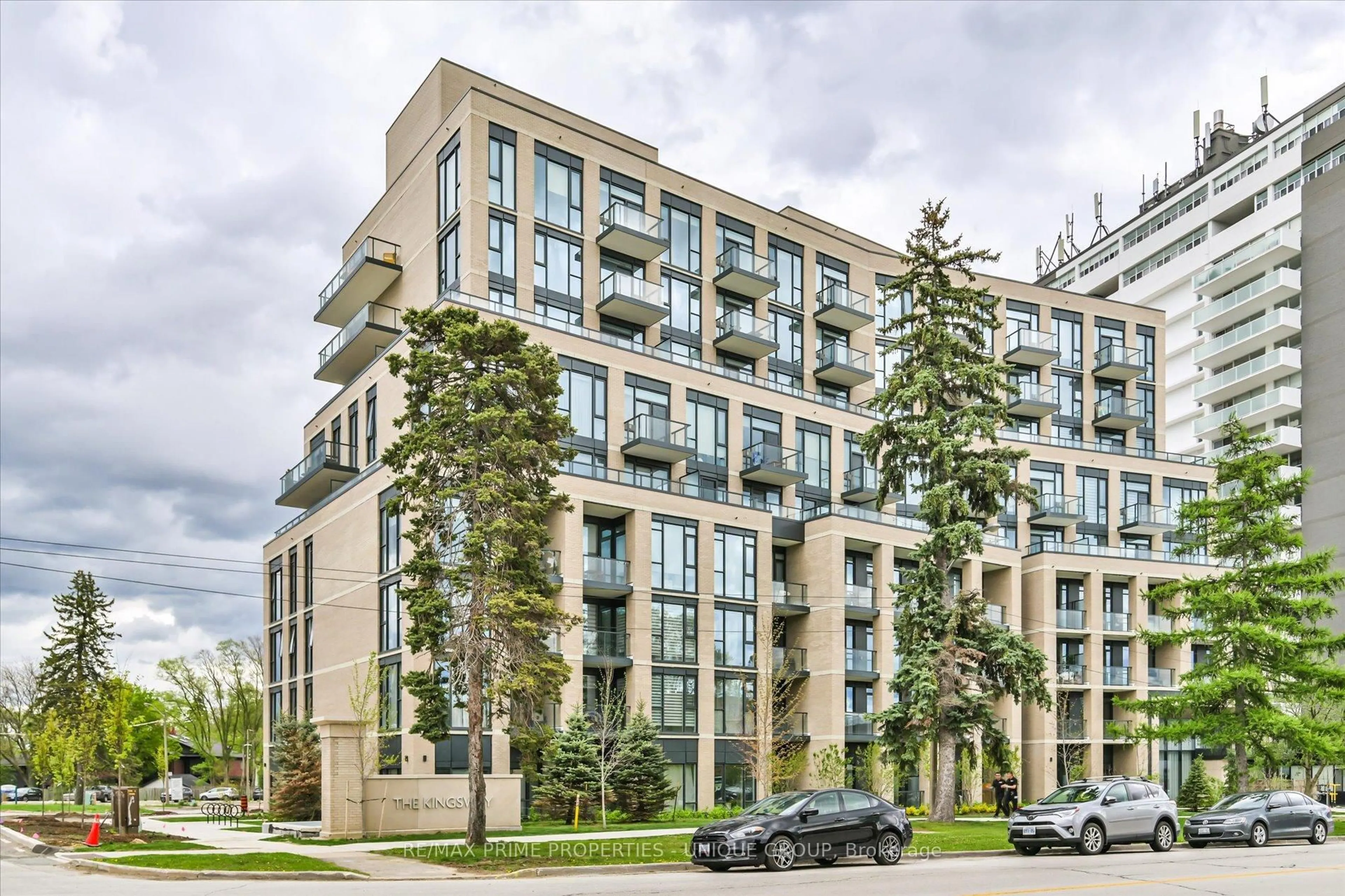 Unknown for 293 The Kingsway #322, Toronto Ontario M9K 3A9