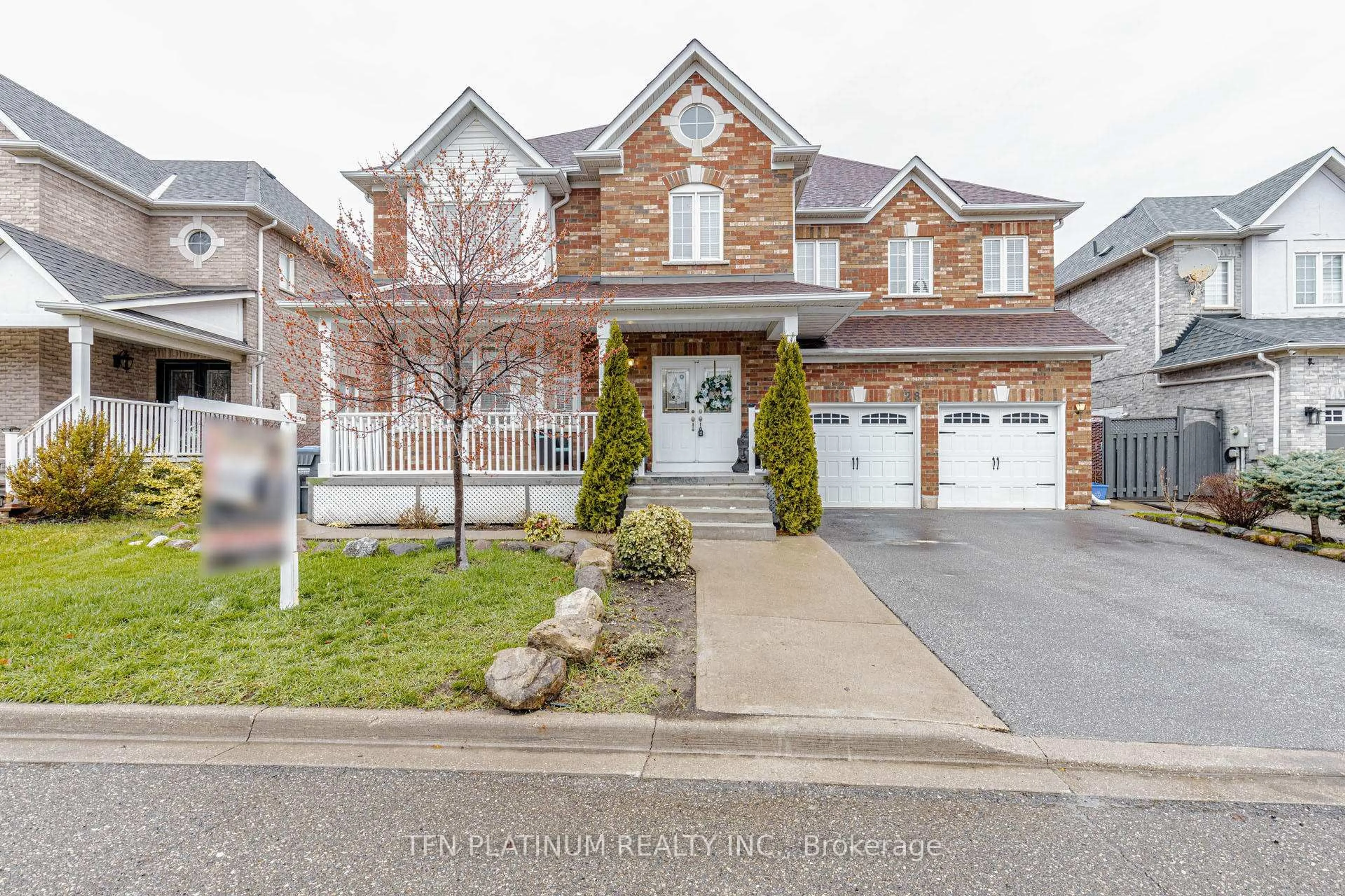 Home with brick exterior material, street for 28 Banks Dr, Brampton Ontario L6P 1C7