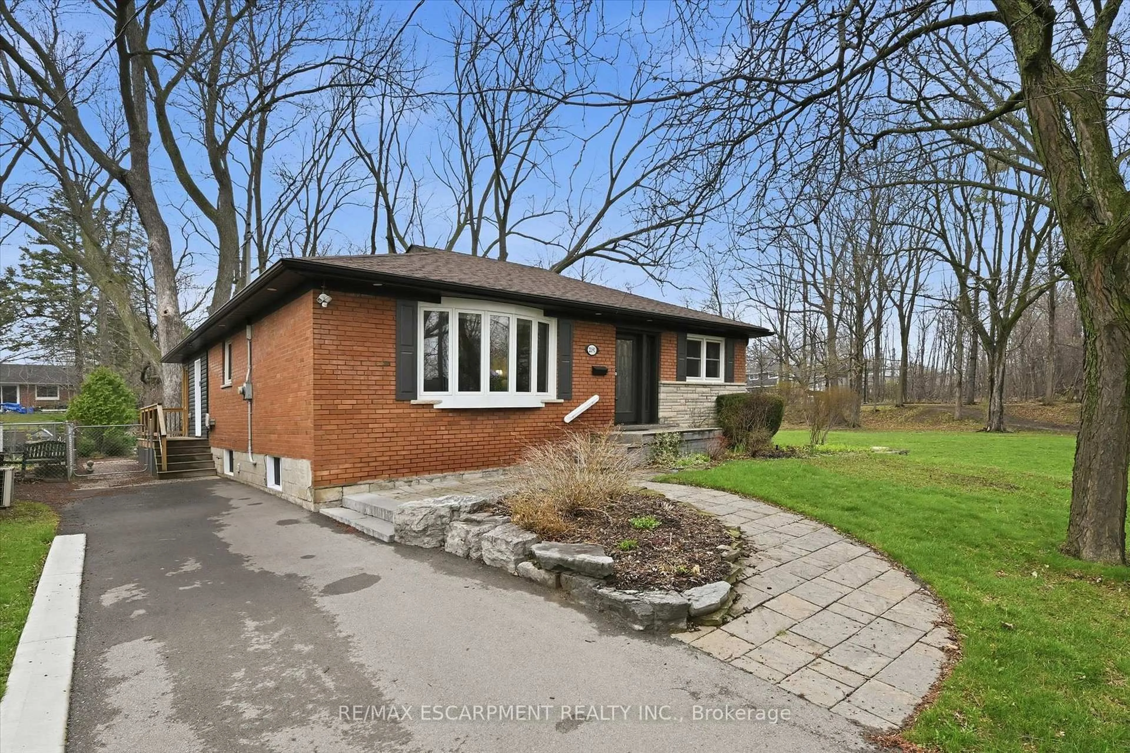 Home with brick exterior material, street for 2191 Mount Royal Ave, Burlington Ontario L7P 1R7