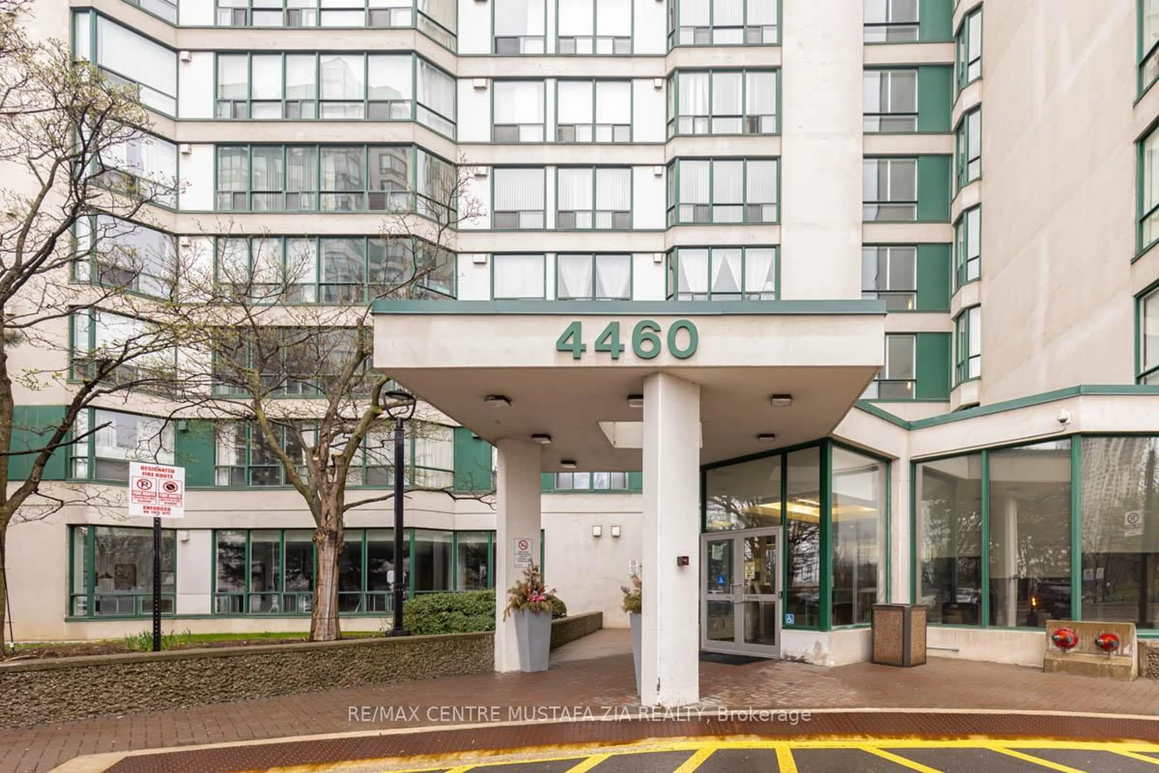 Indoor foyer for 4460 TUCANA Crt #1208, Mississauga Ontario L5R 3R4