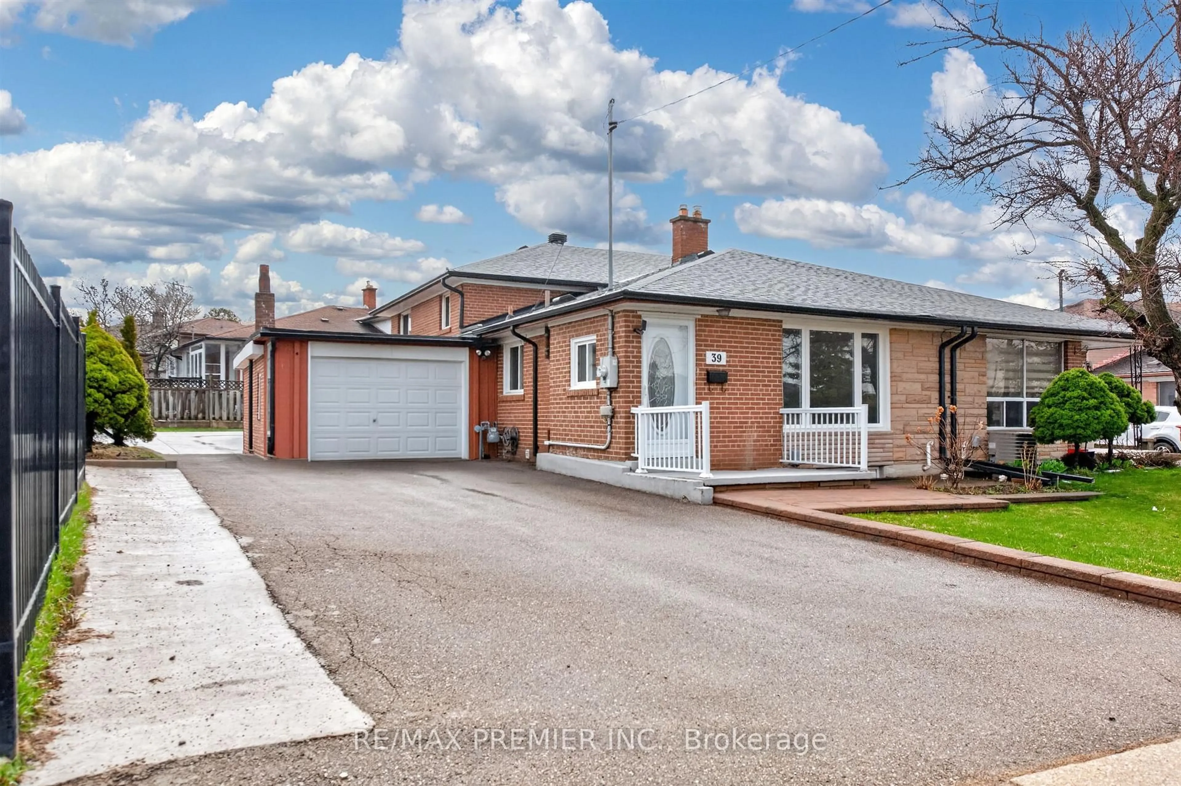 Home with brick exterior material, street for 39 Hucknall Rd, Toronto Ontario M3J 1V7