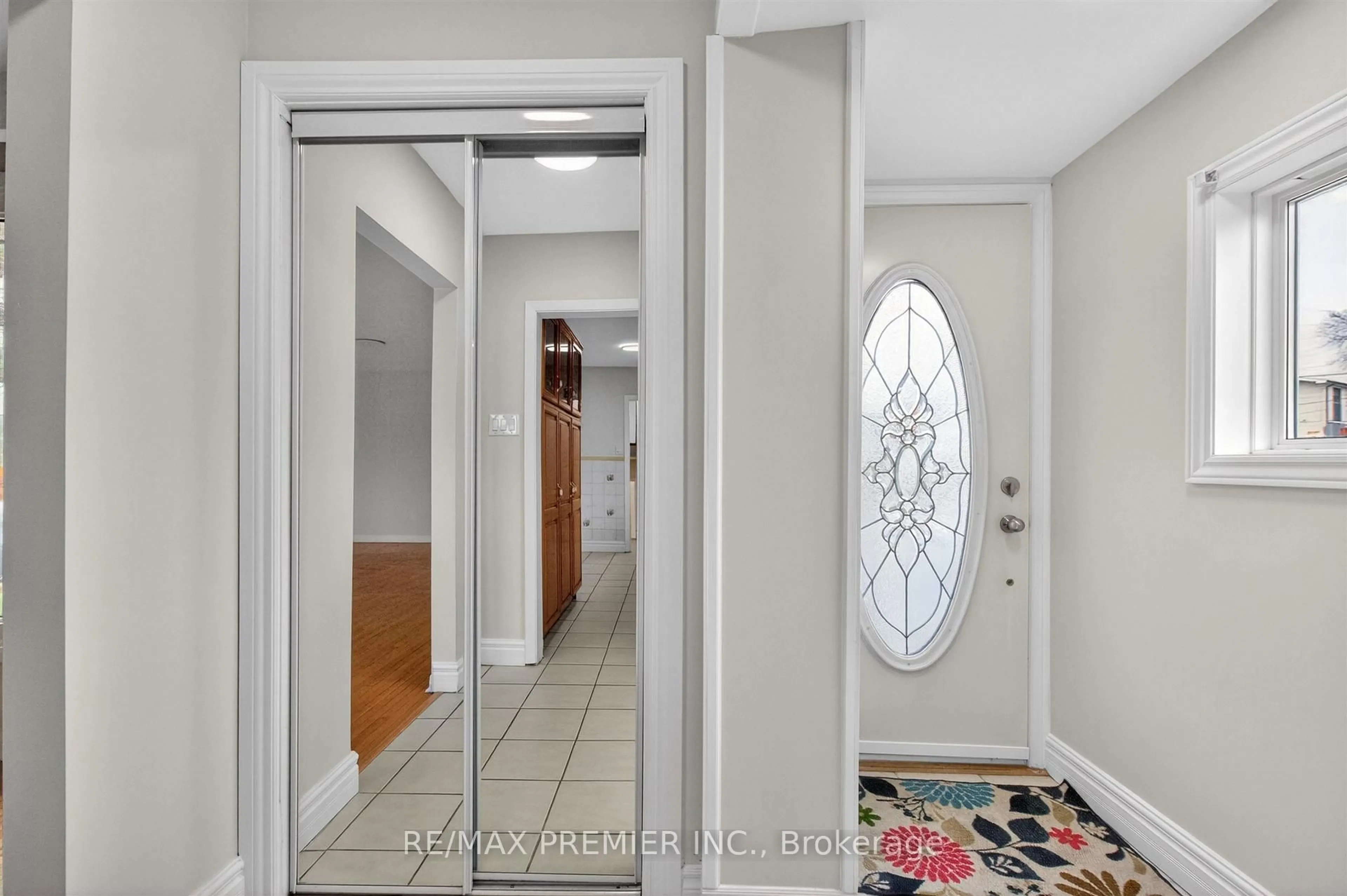Indoor entryway for 39 Hucknall Rd, Toronto Ontario M3J 1V7
