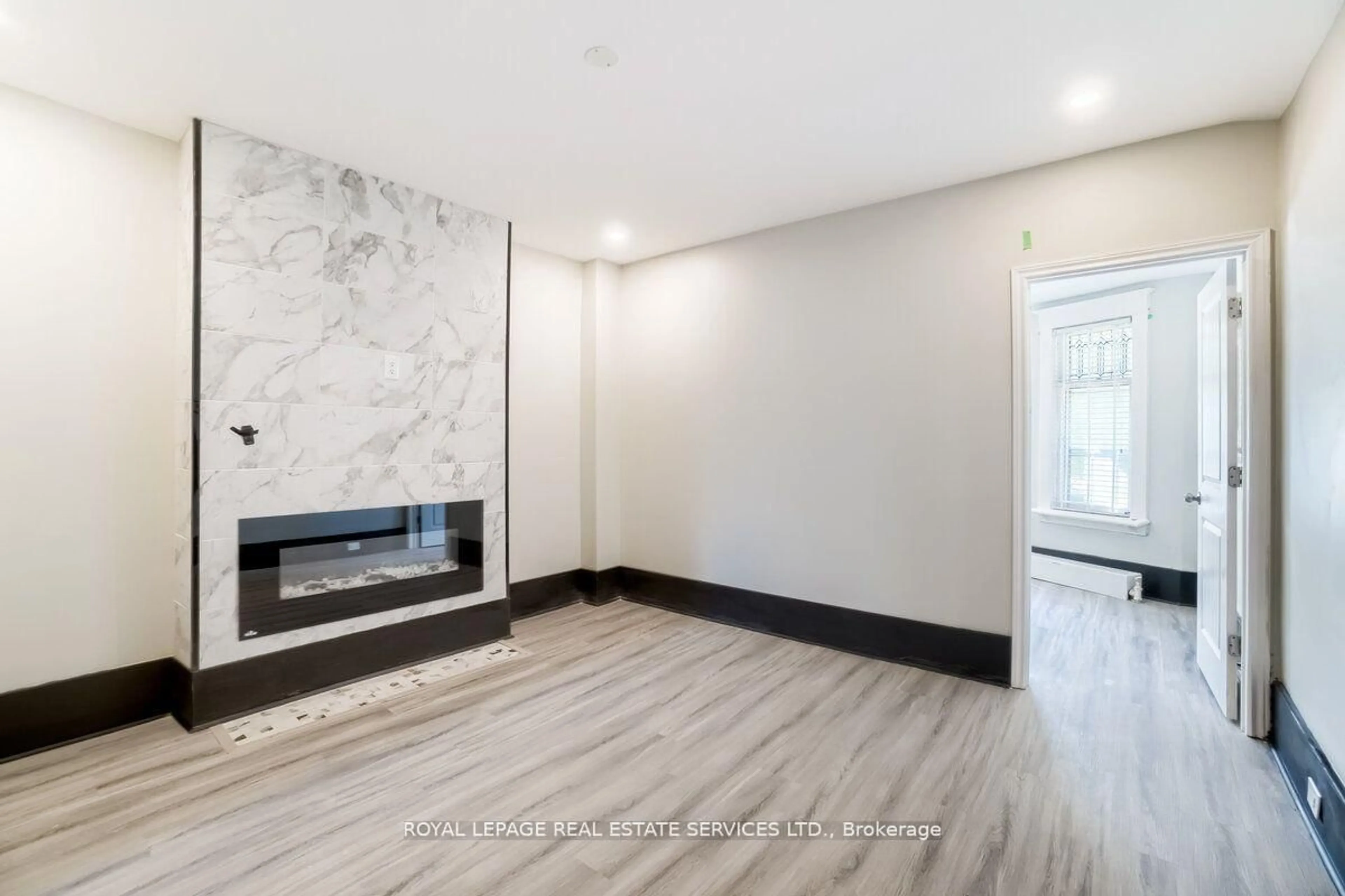 Unknown for 31 Tyndall Ave, Toronto Ontario M6K 2E9