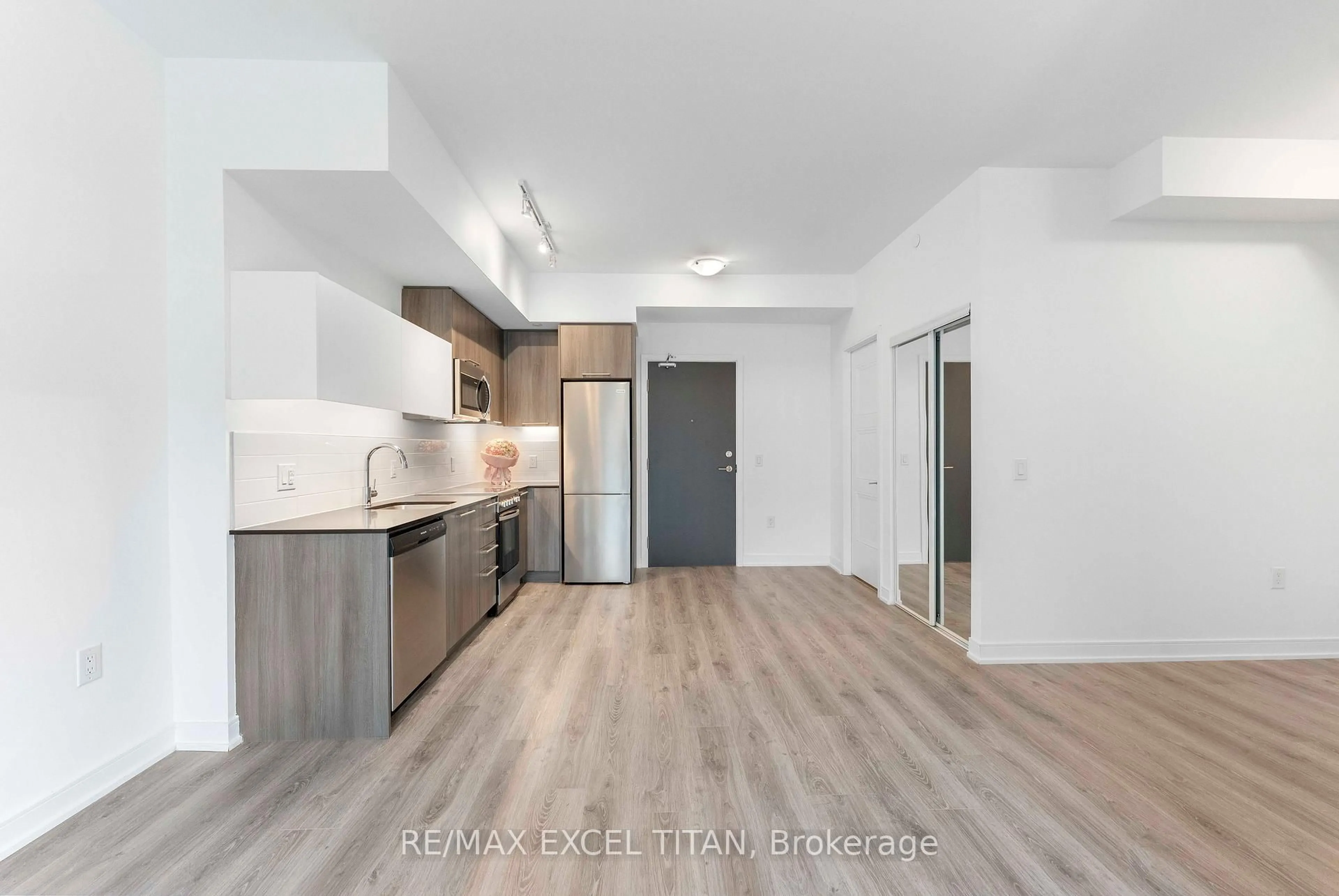 Unknown for 25 Neighbourhood Lane #205, Toronto Ontario M8Y 0C4