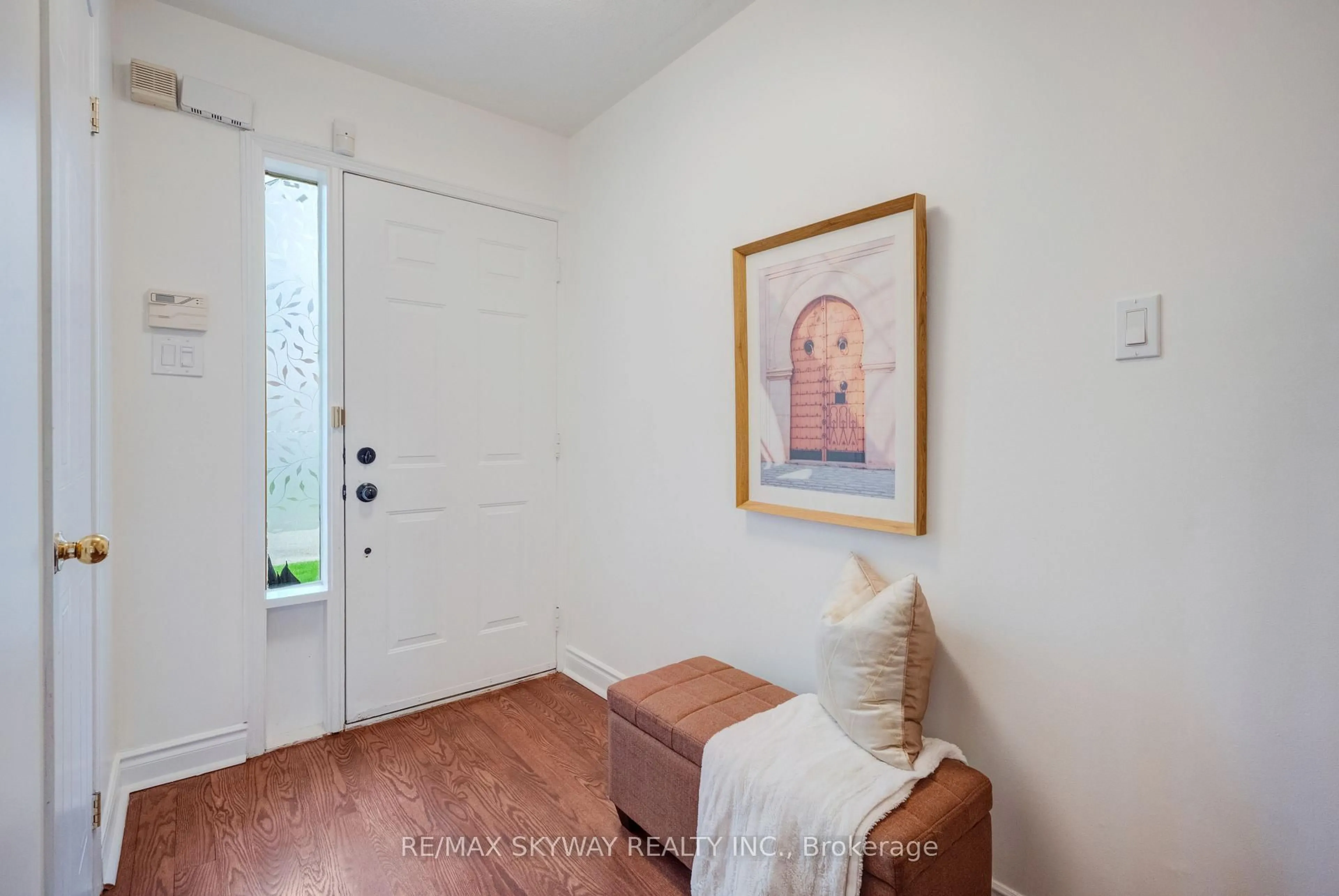 Indoor entryway for 1485 Torrington Dr #44, Mississauga Ontario L5V 1Y3