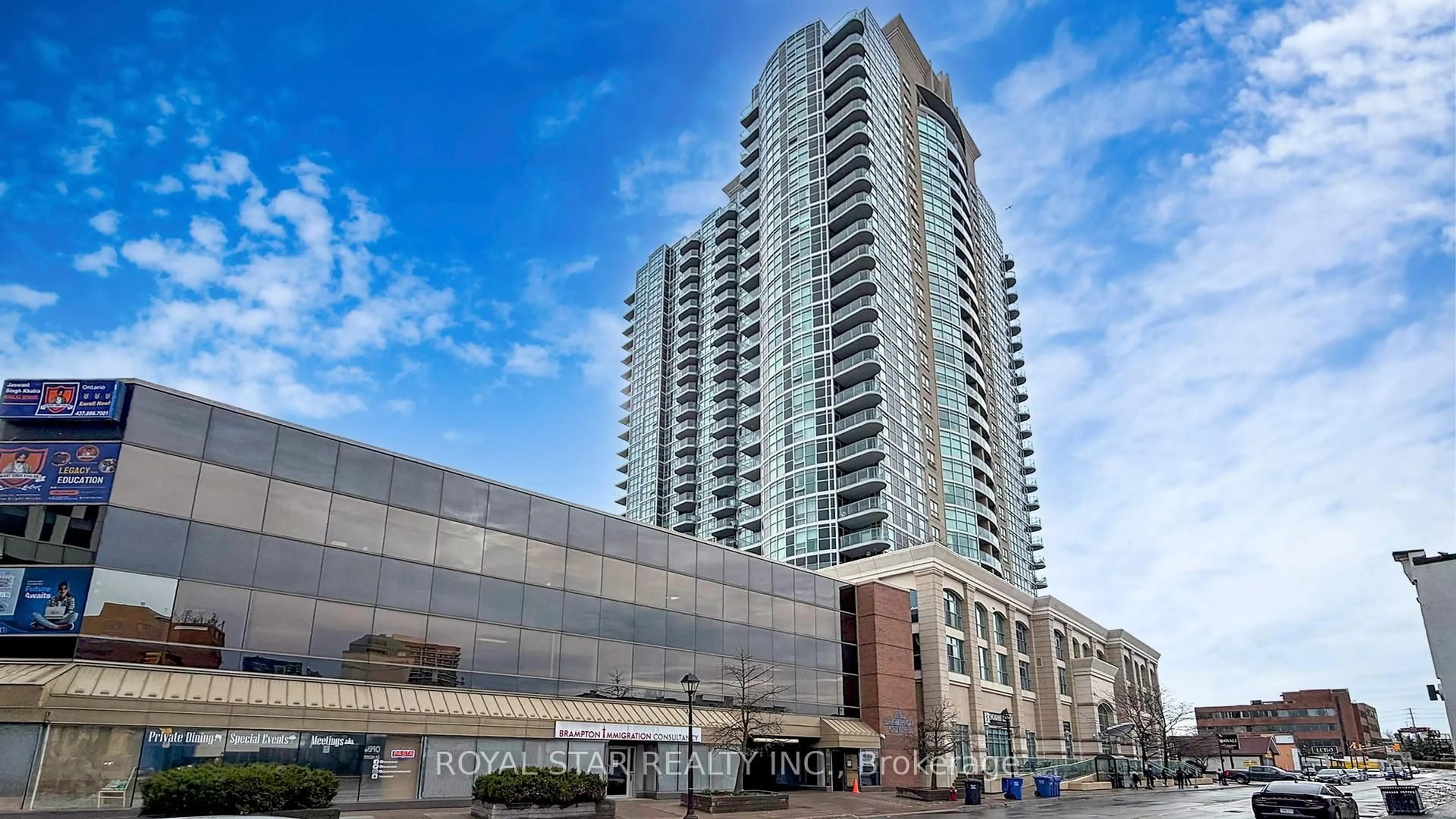 Indoor foyer for 9 George St #1109, Brampton Ontario L6X 0T6