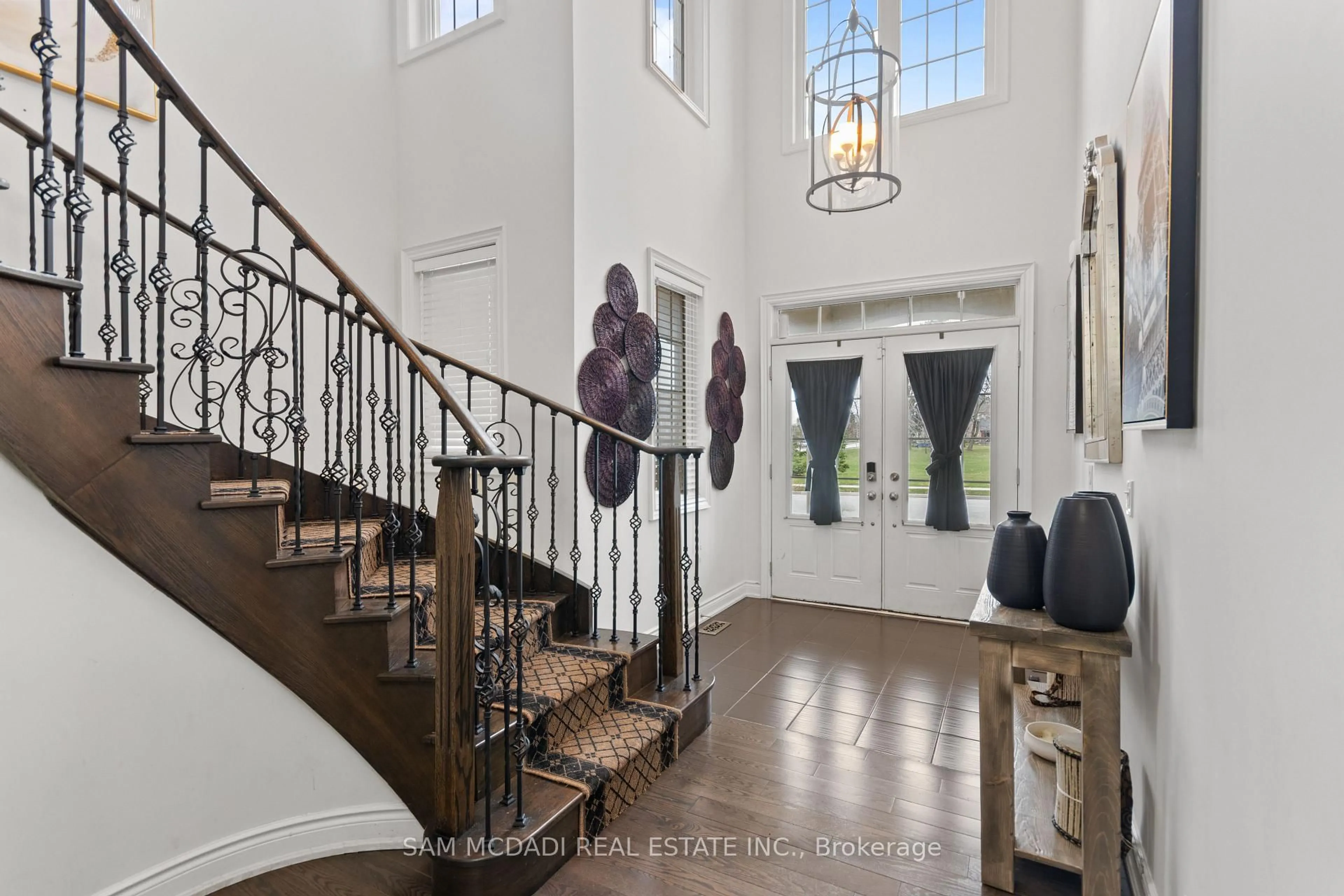 Indoor foyer for 53 Lorenville Dr, Brampton Ontario L6X 3A5