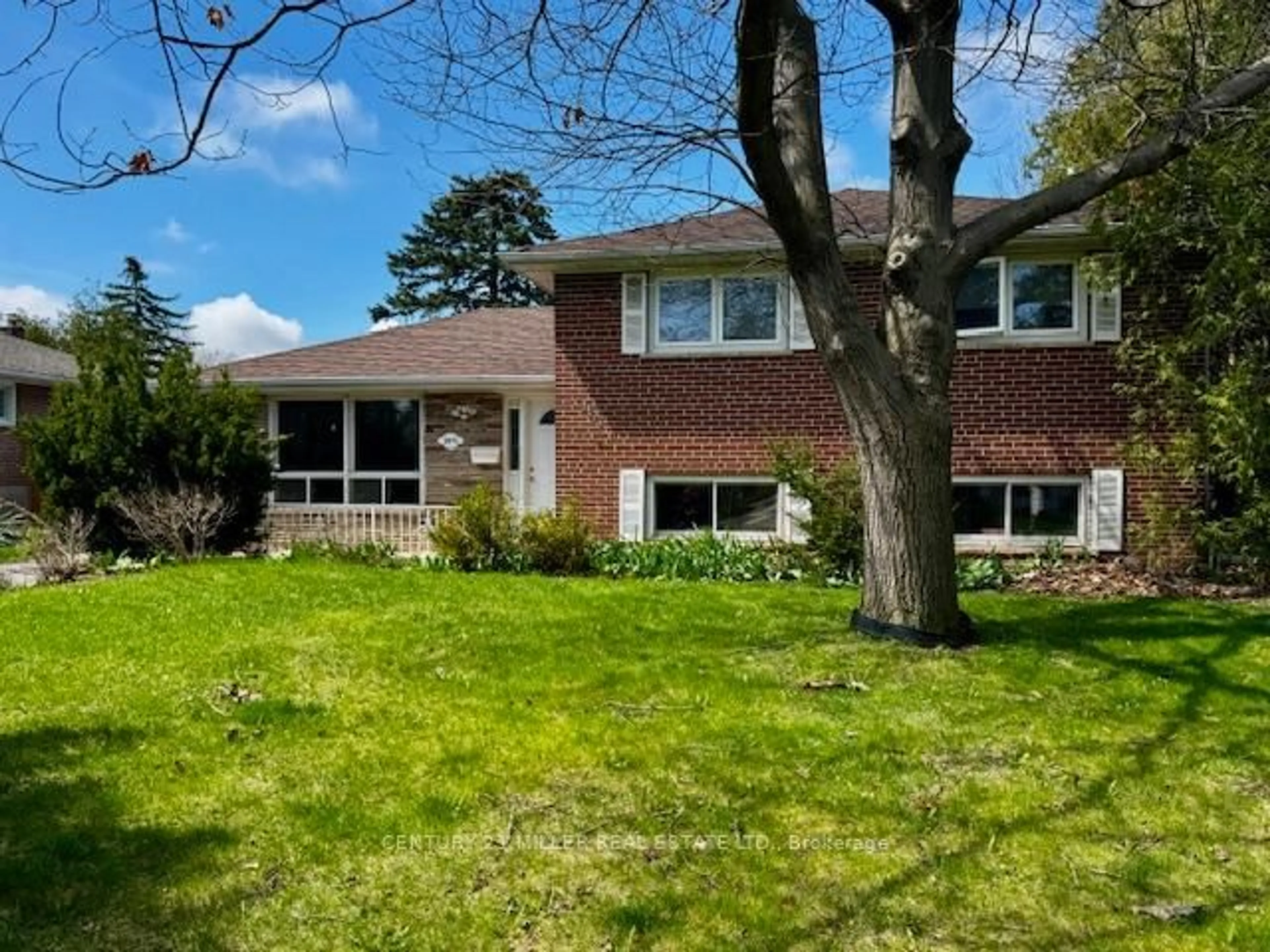 Home with brick exterior material, street for 2075 Seabrook Dr, Oakville Ontario L6L 2T8