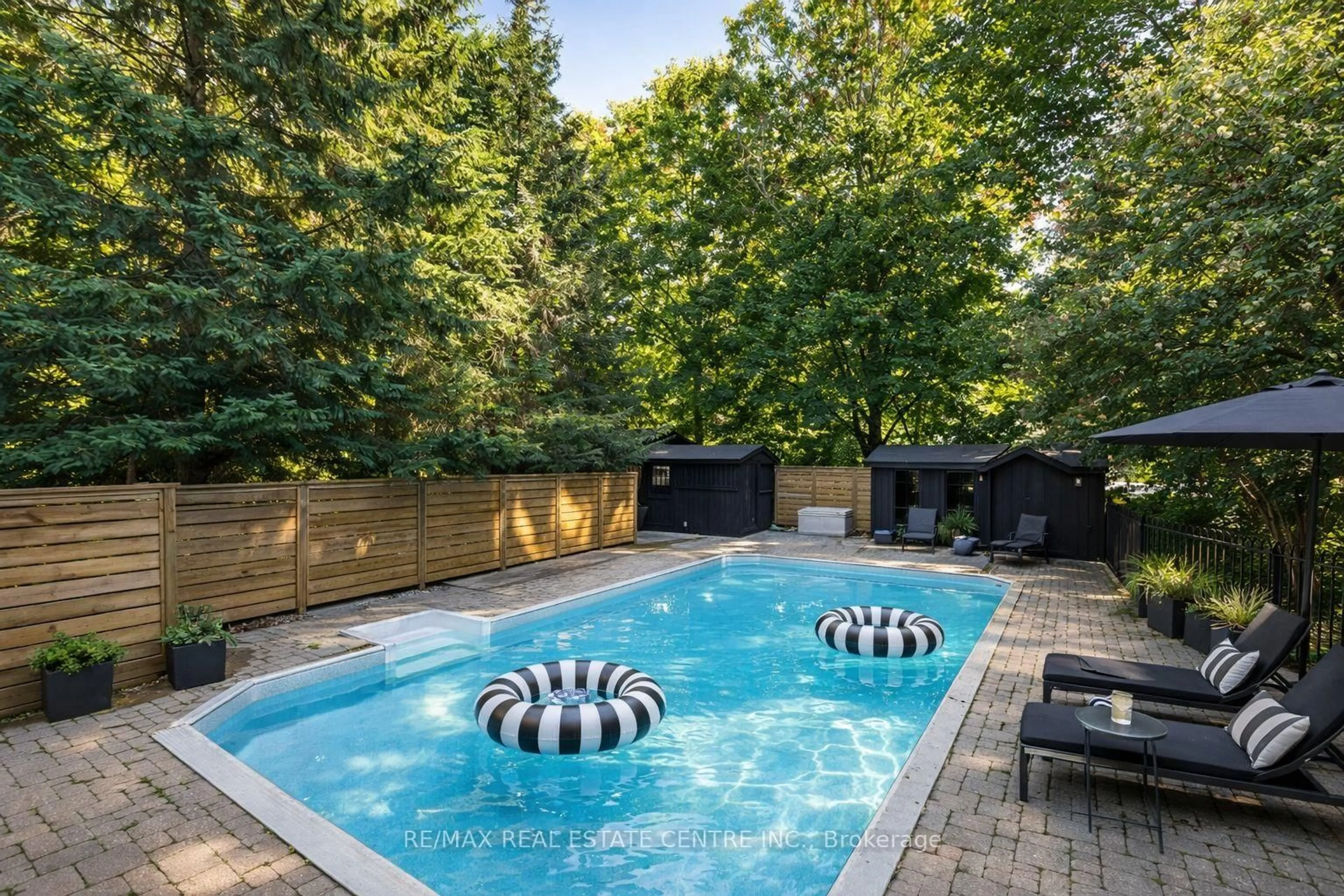 Pool for 4063 Boston Mills Rd, Caledon Ontario L7C 0N7