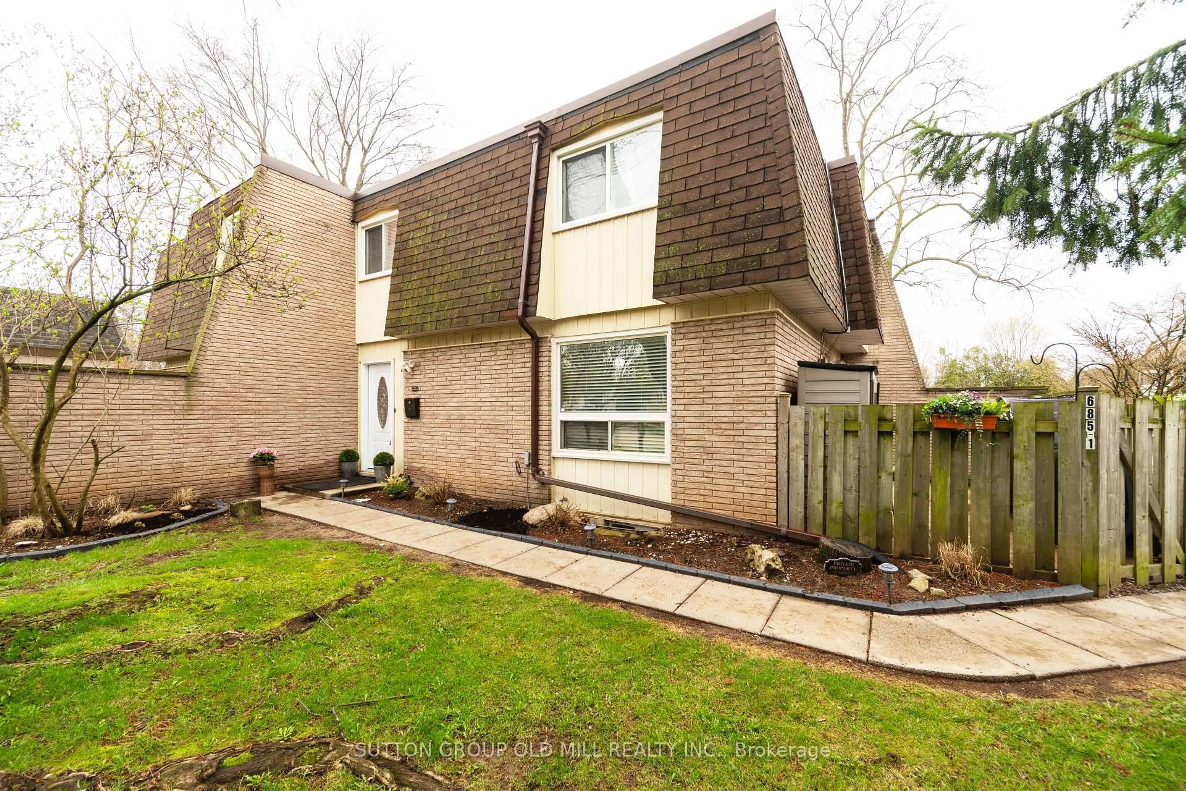 Unknown for 685 Francis Rd #1, Burlington Ontario L7T 3X6