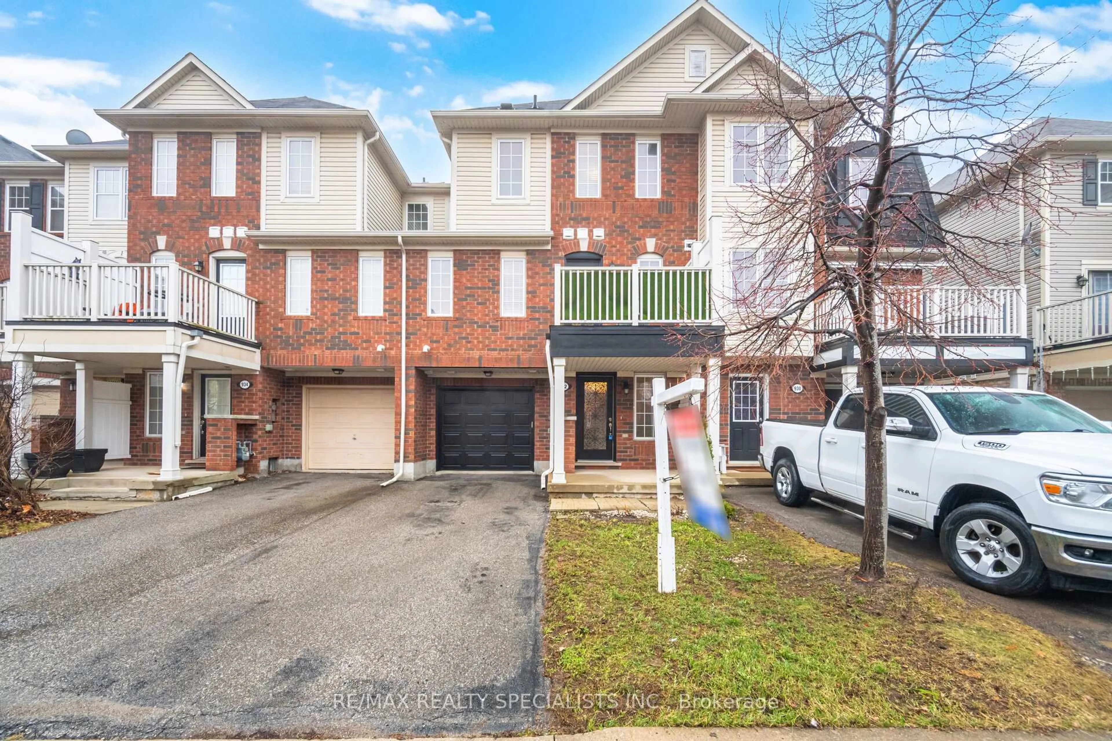 Home with brick exterior material, street for 932 Sprague Pl, Milton Ontario L9T 0K8