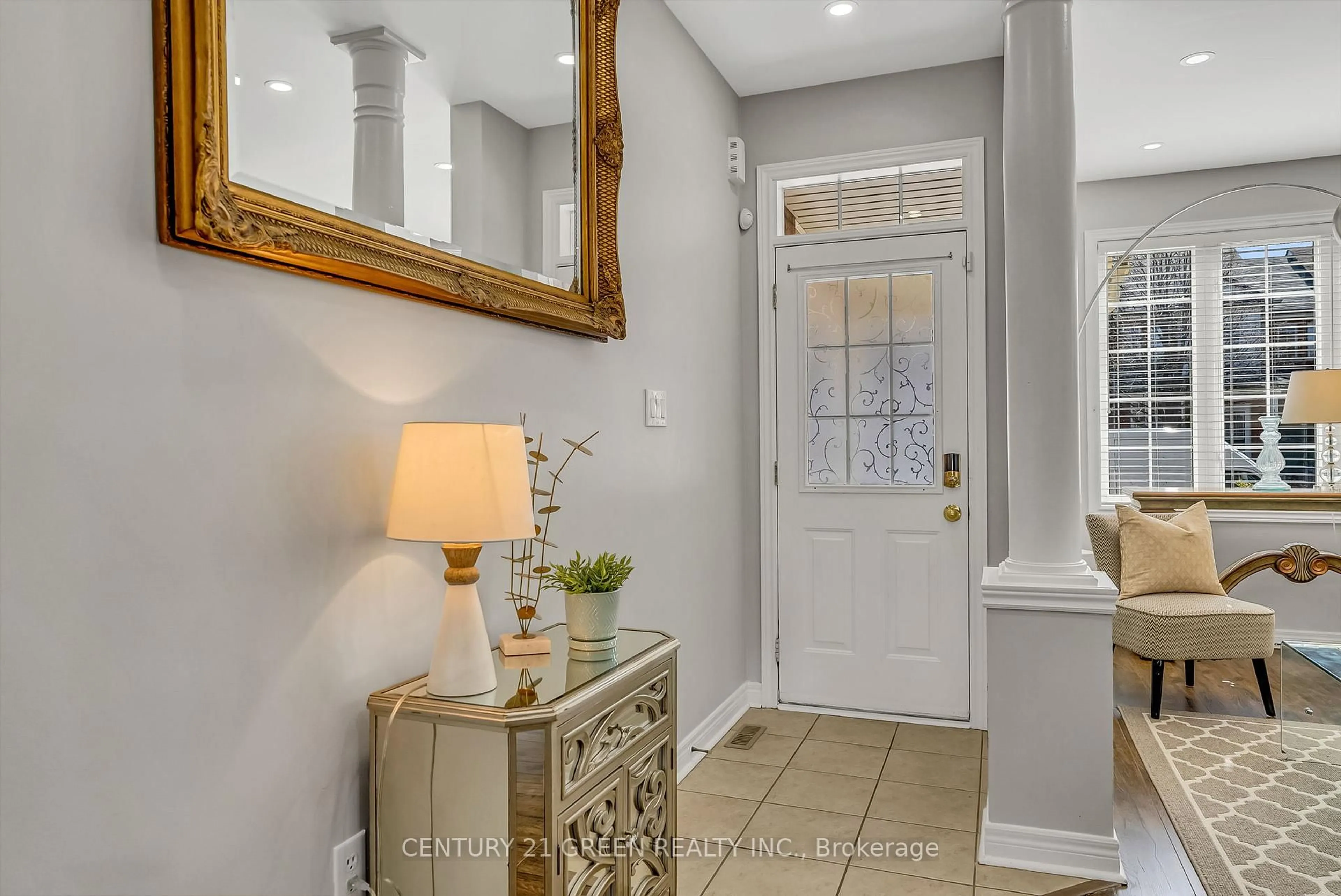 Indoor entryway for 37 Tundra Swan Rd, Brampton Ontario L6R 3L9