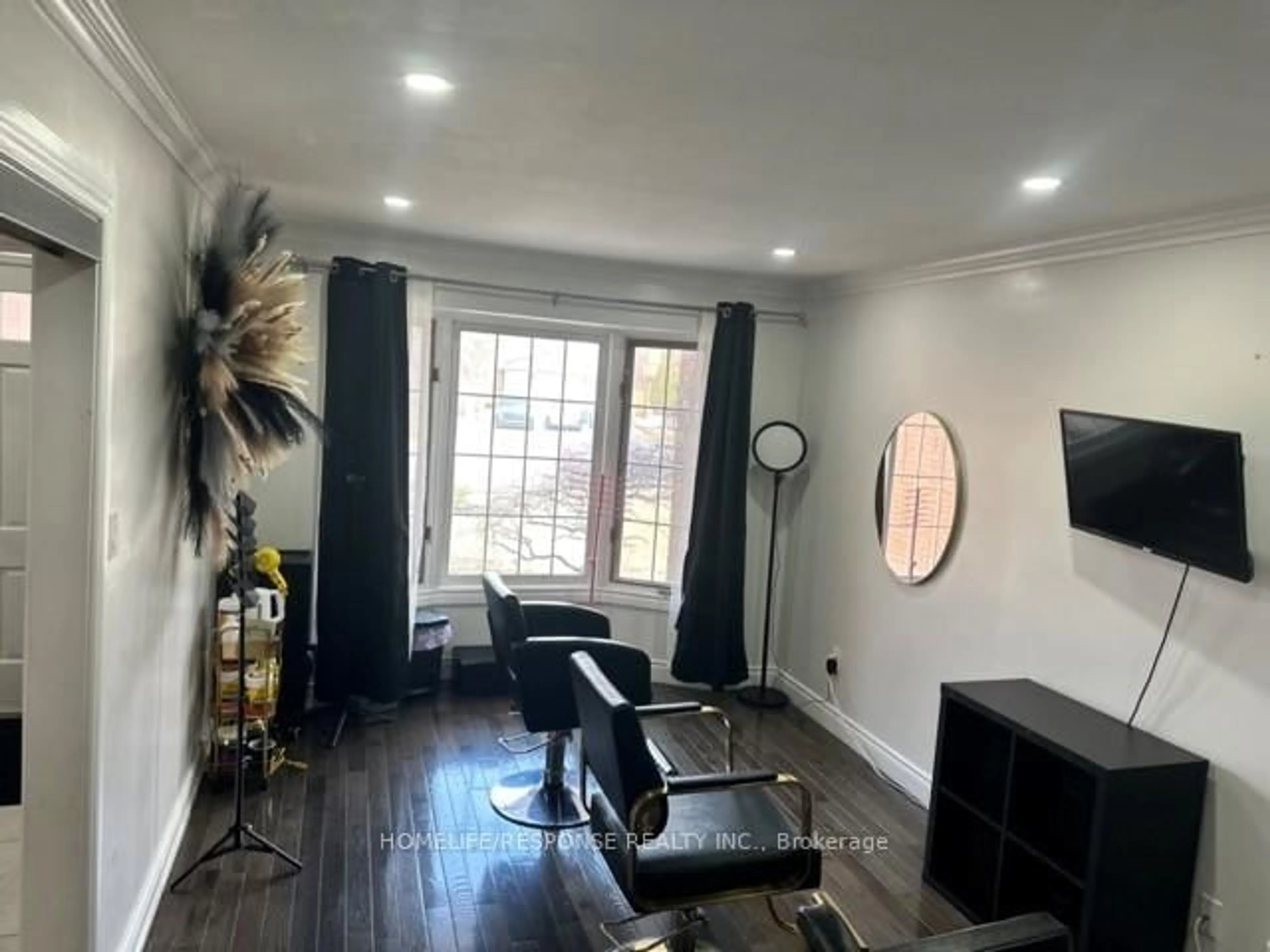 A pic of a room for 16 Cochrane Ave, Brampton Ontario L6Z 4J4