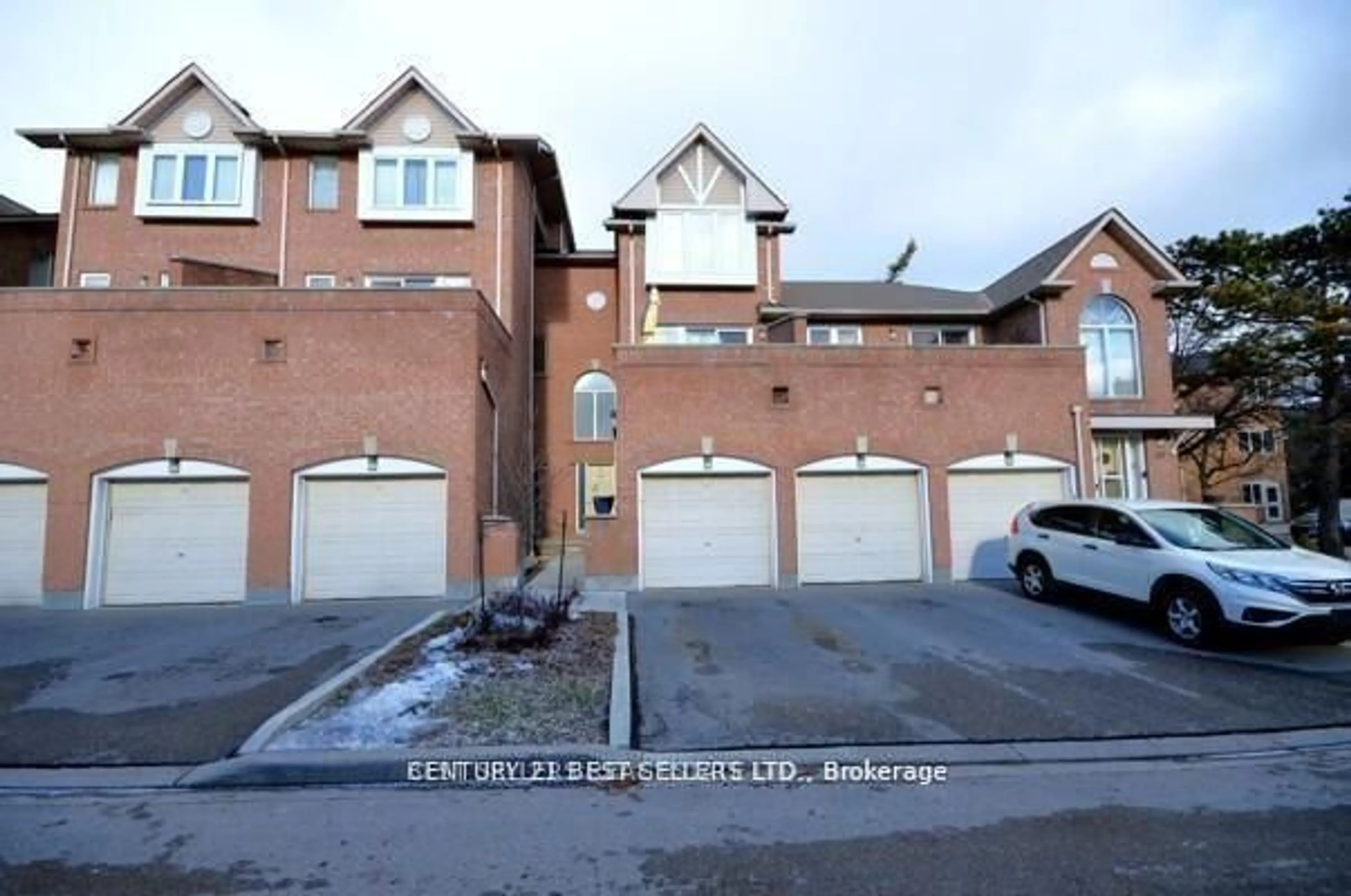 A pic from outside/outdoor area/front of a property/back of a property/a pic from drone, street for 107 Bristol Rd #100, Mississauga Ontario L4Z 3P6