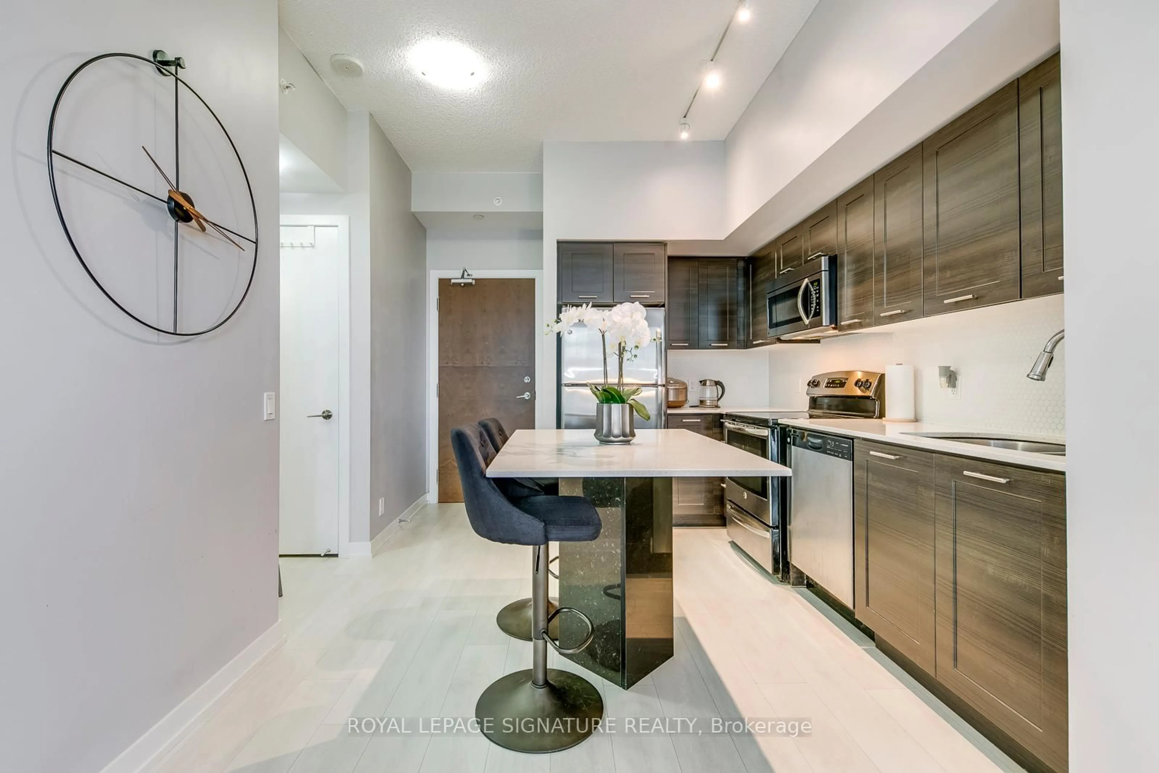 Open concept kitchen, ceramic/tile floor for 2212 Lake Shore Blvd #1907, Toronto Ontario M8V 0C2