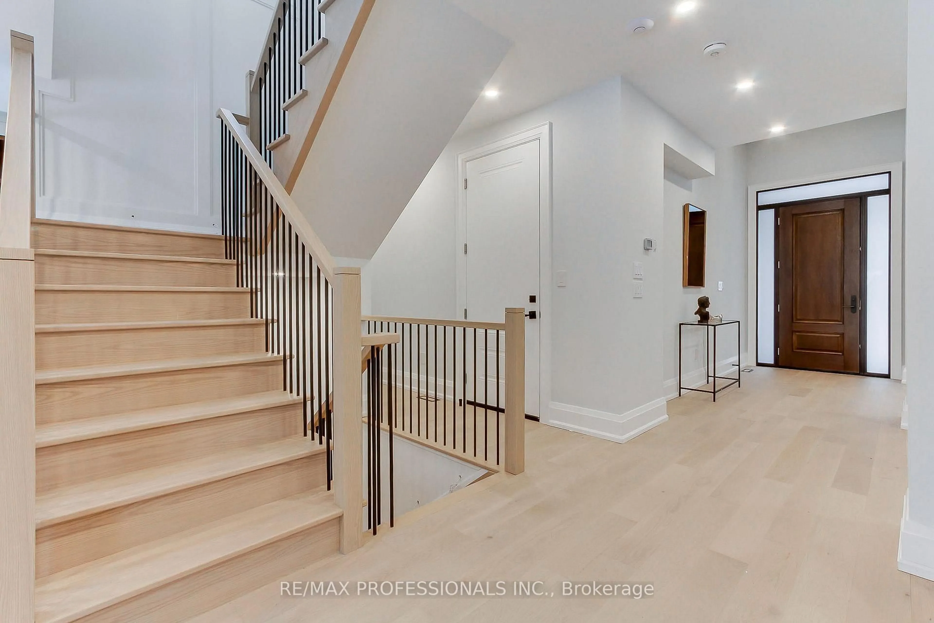 Unknown for 432 Smith Ave, Burlington Ontario L7R 2V1