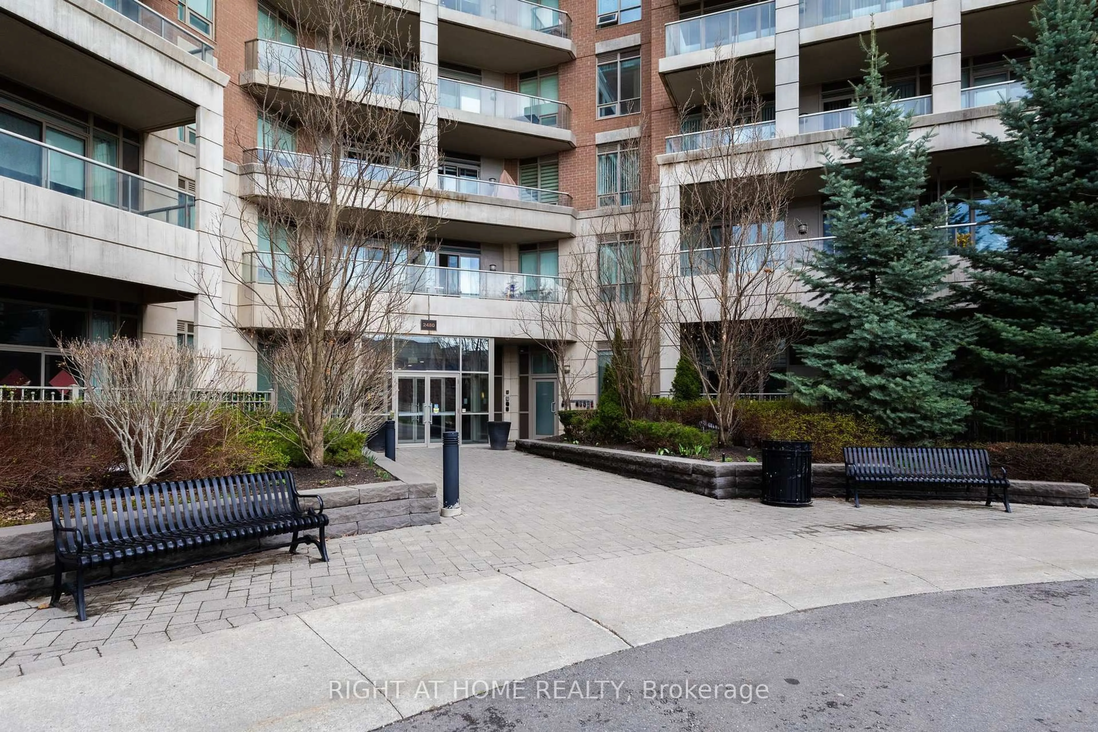 Patio, unknown for 2480 Prince Michael Dr #PH08, Oakville Ontario L6H 0H1