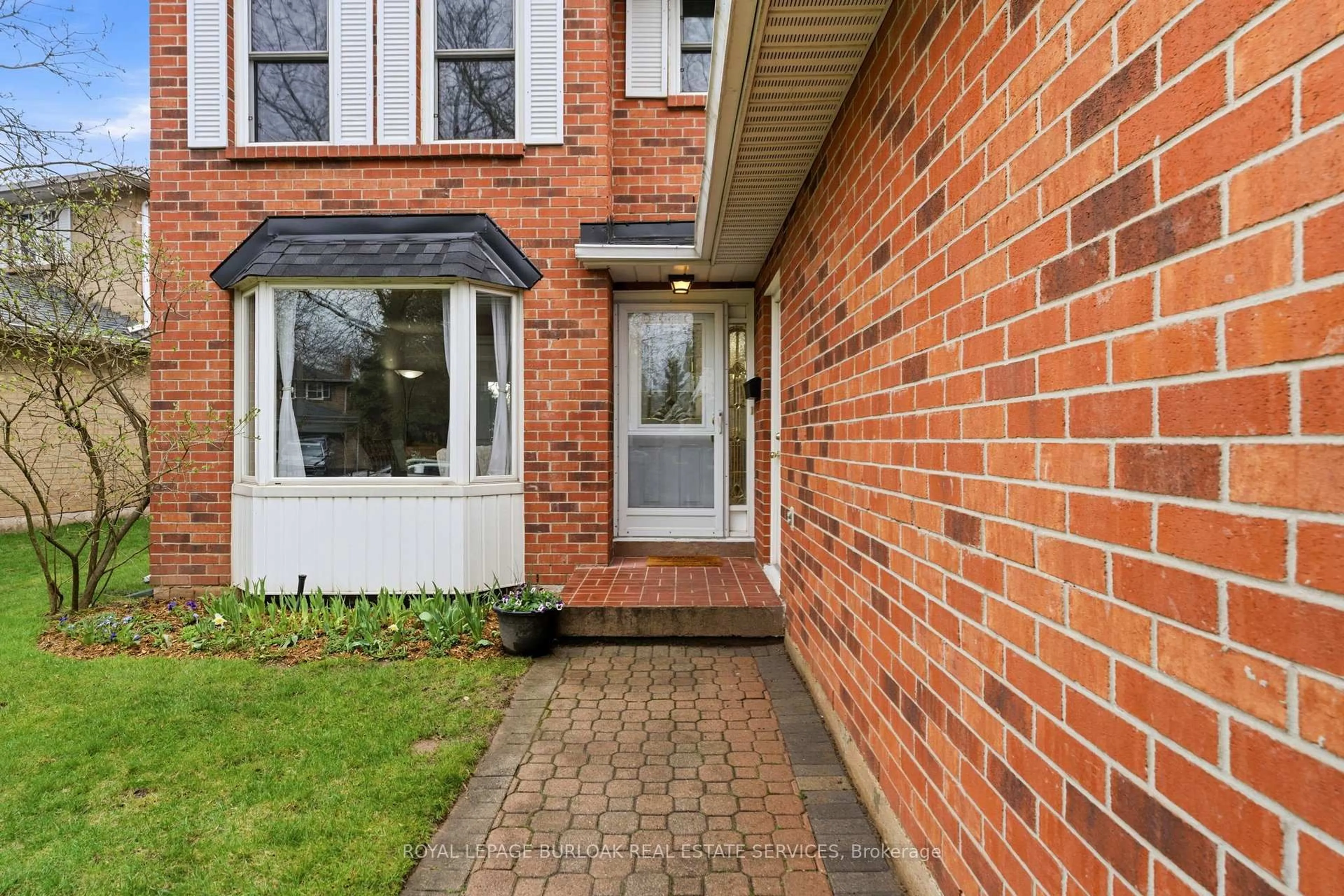 Home with brick exterior material, street for 222 Riverview St, Oakville Ontario L6L 5W3