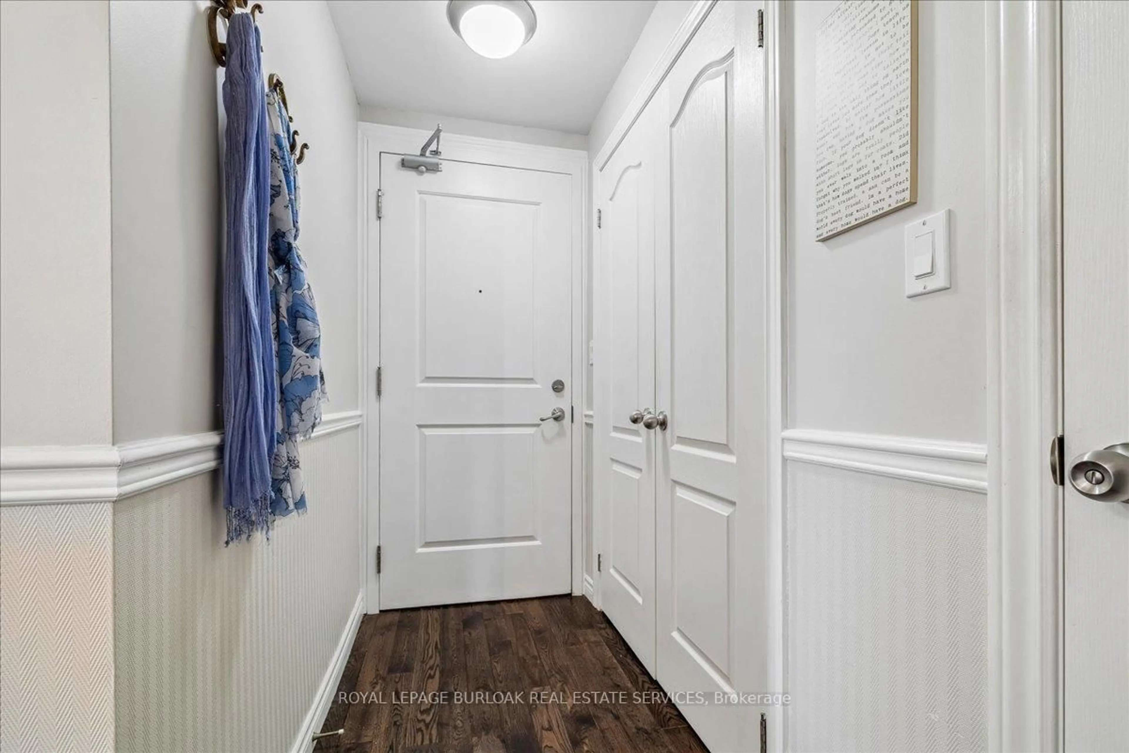 Indoor entryway for 34 Plains Rd #408, Burlington Ontario L7T 0B9