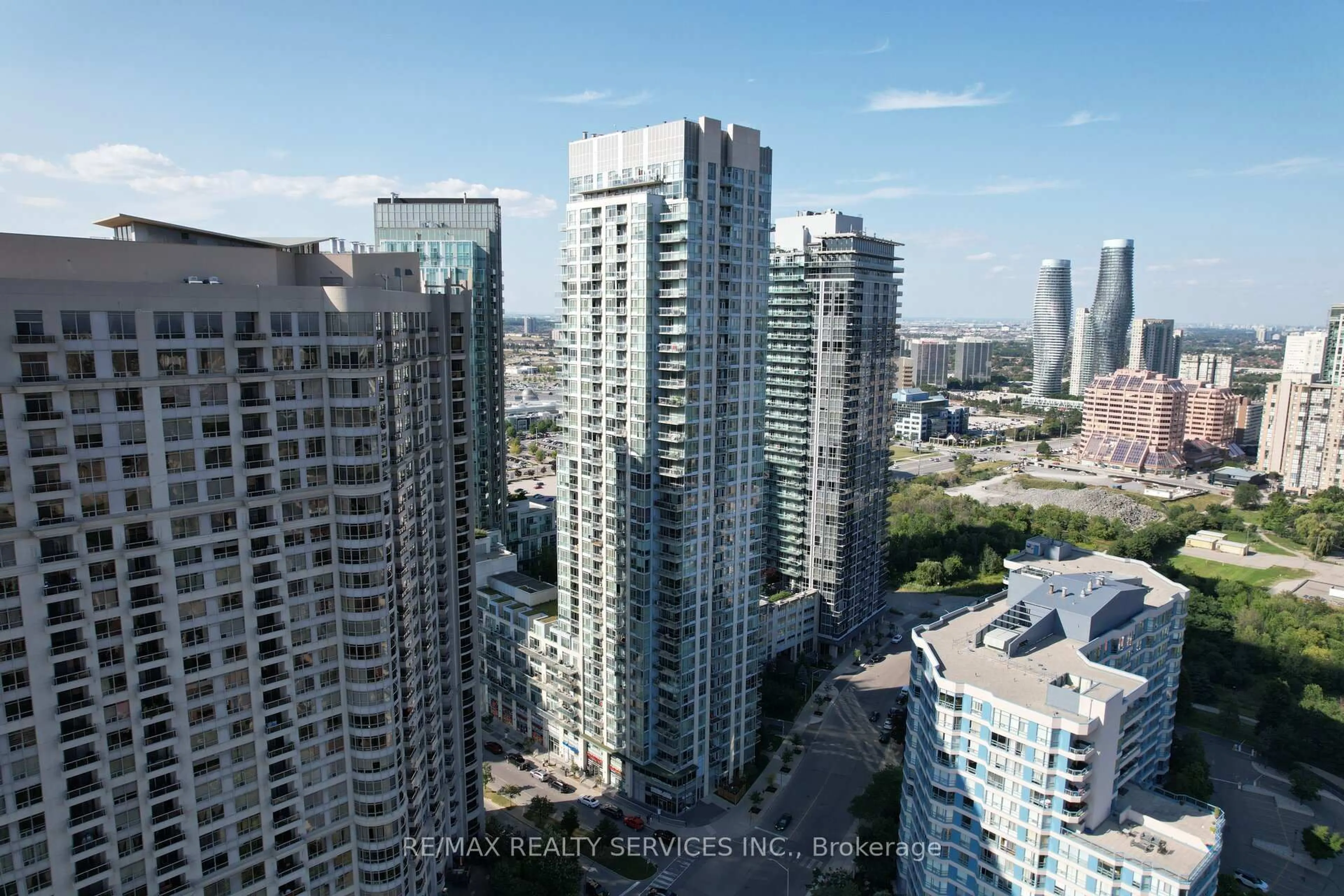 A pic from outside/outdoor area/front of a property/back of a property/a pic from drone, city buildings view from balcony for 225 Webb Dr #810, Mississauga Ontario L5B 4P2