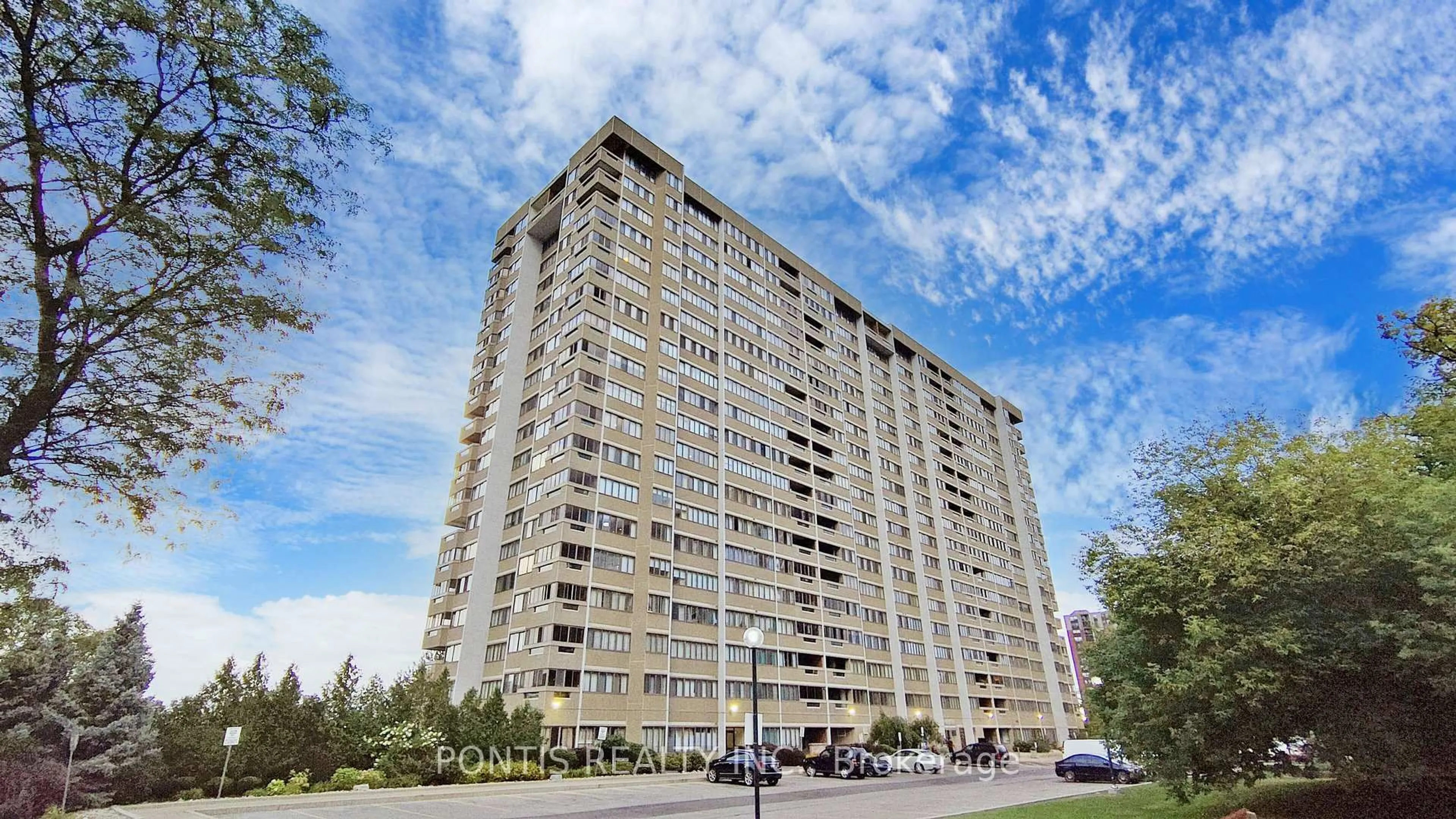 Patio, building for 1580 Mississauga Valley Blvd #1904, Mississauga Ontario L5A 3T8