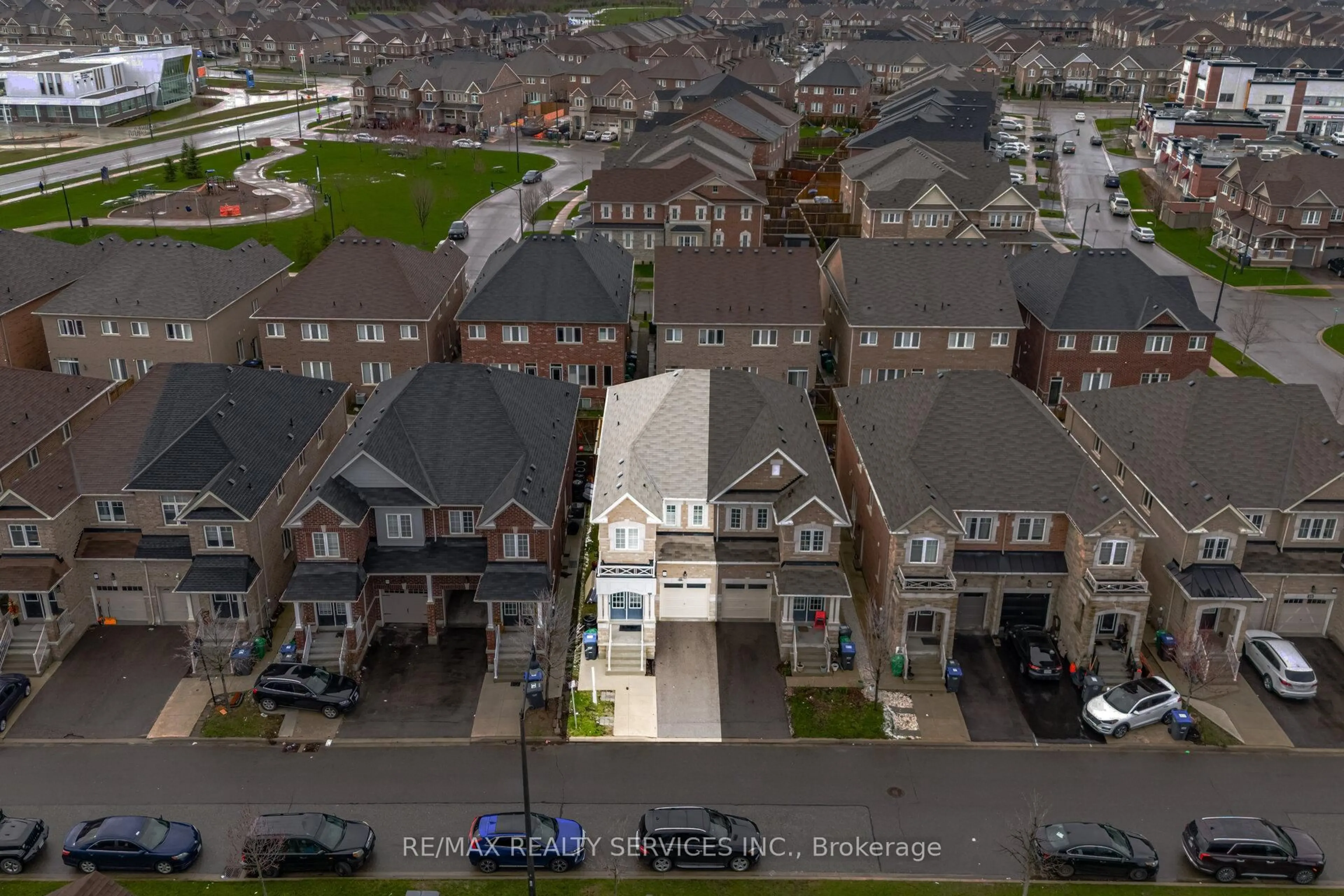 A pic from outside/outdoor area/front of a property/back of a property/a pic from drone, unknown for 25 Baffin Cres, Brampton Ontario L7A 4K7