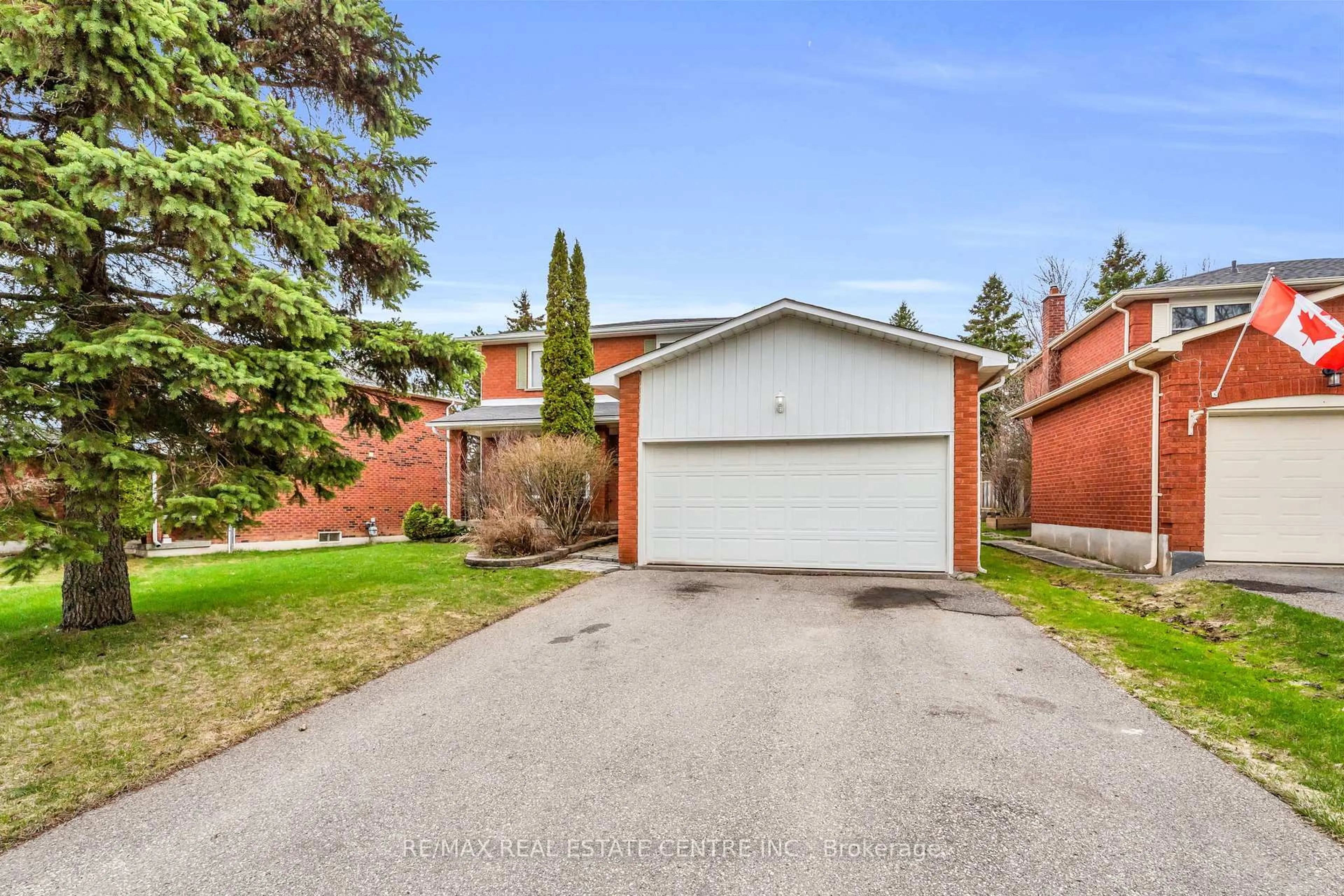 Home with brick exterior material, street for 255 Kensington Pl, Orangeville Ontario L9W 4G8