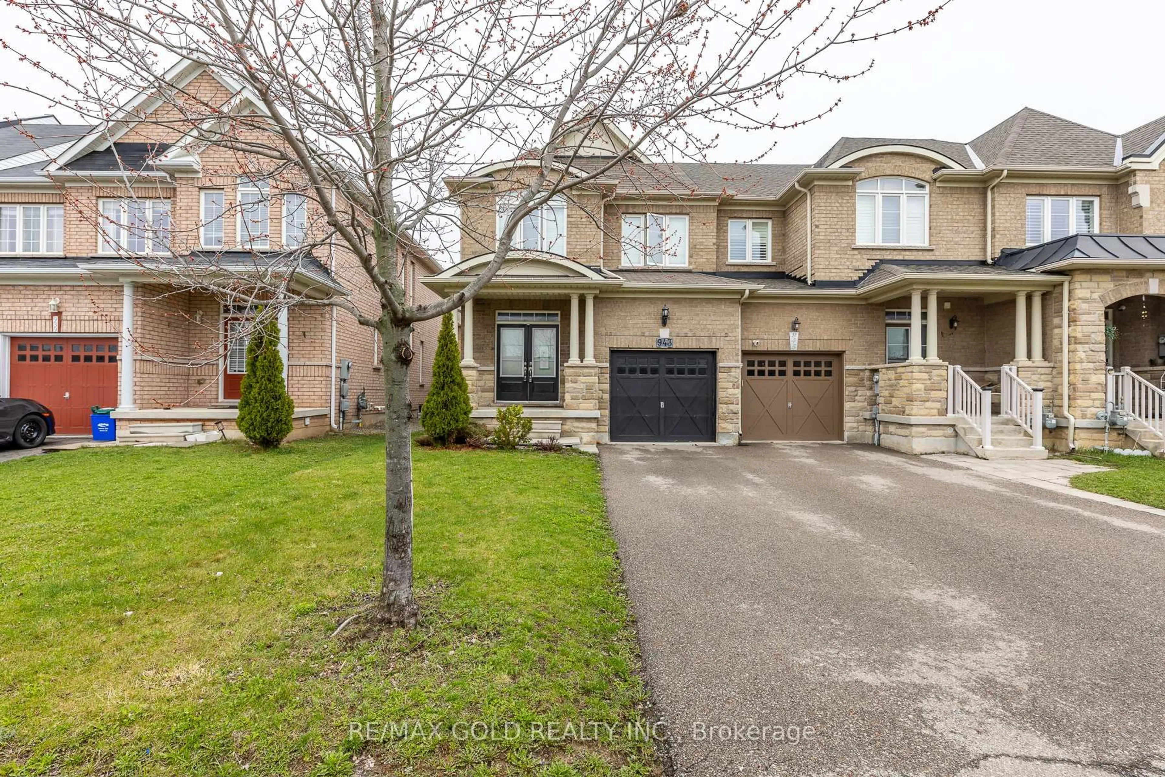 Unknown for 943 Transom Cres, Milton Ontario L9T 8K4