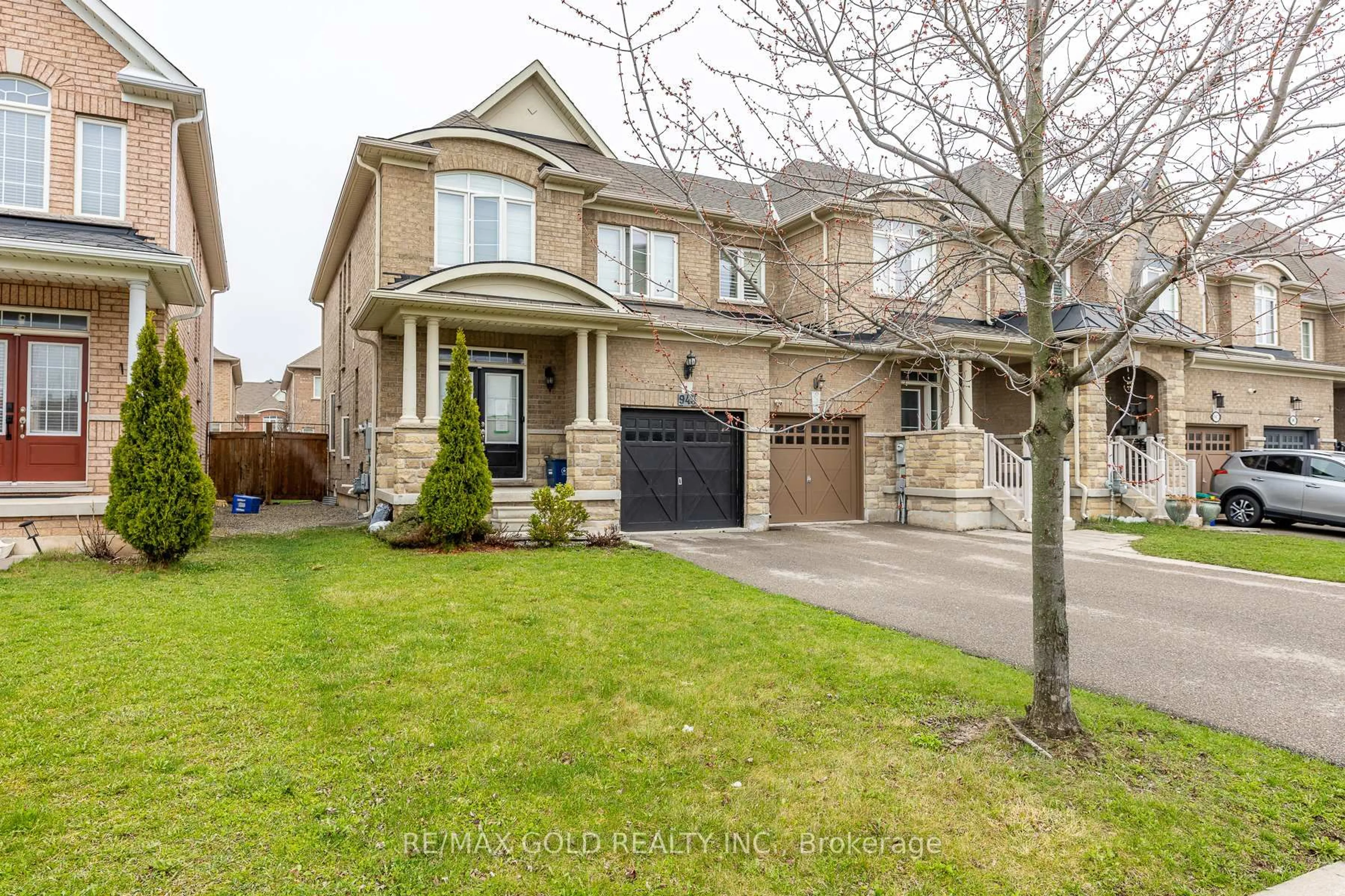 Home with brick exterior material, street for 943 Transom Cres, Milton Ontario L9T 8K4