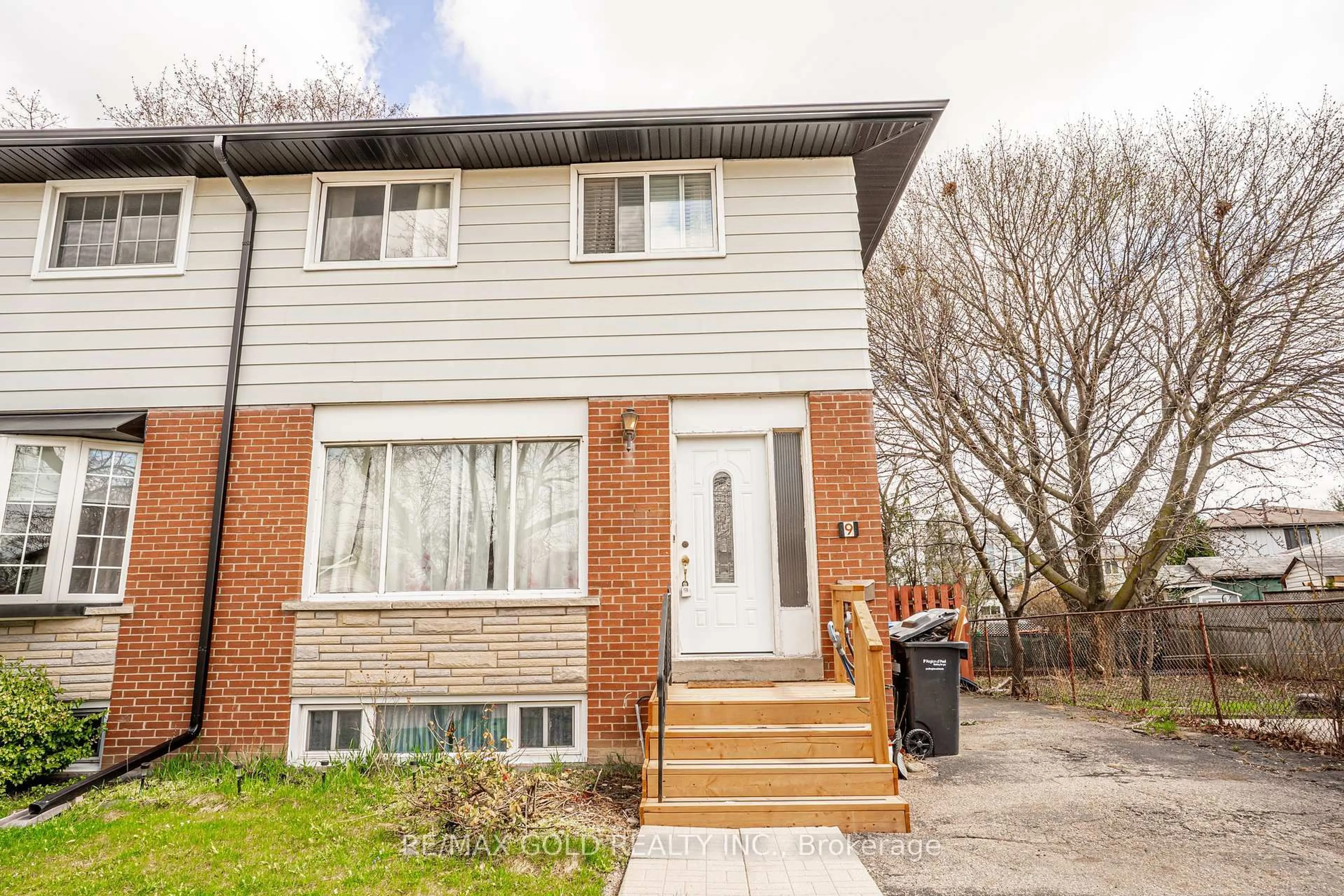 Home with brick exterior material, street for 9 Mordon Crt, Brampton Ontario L6V 2B5