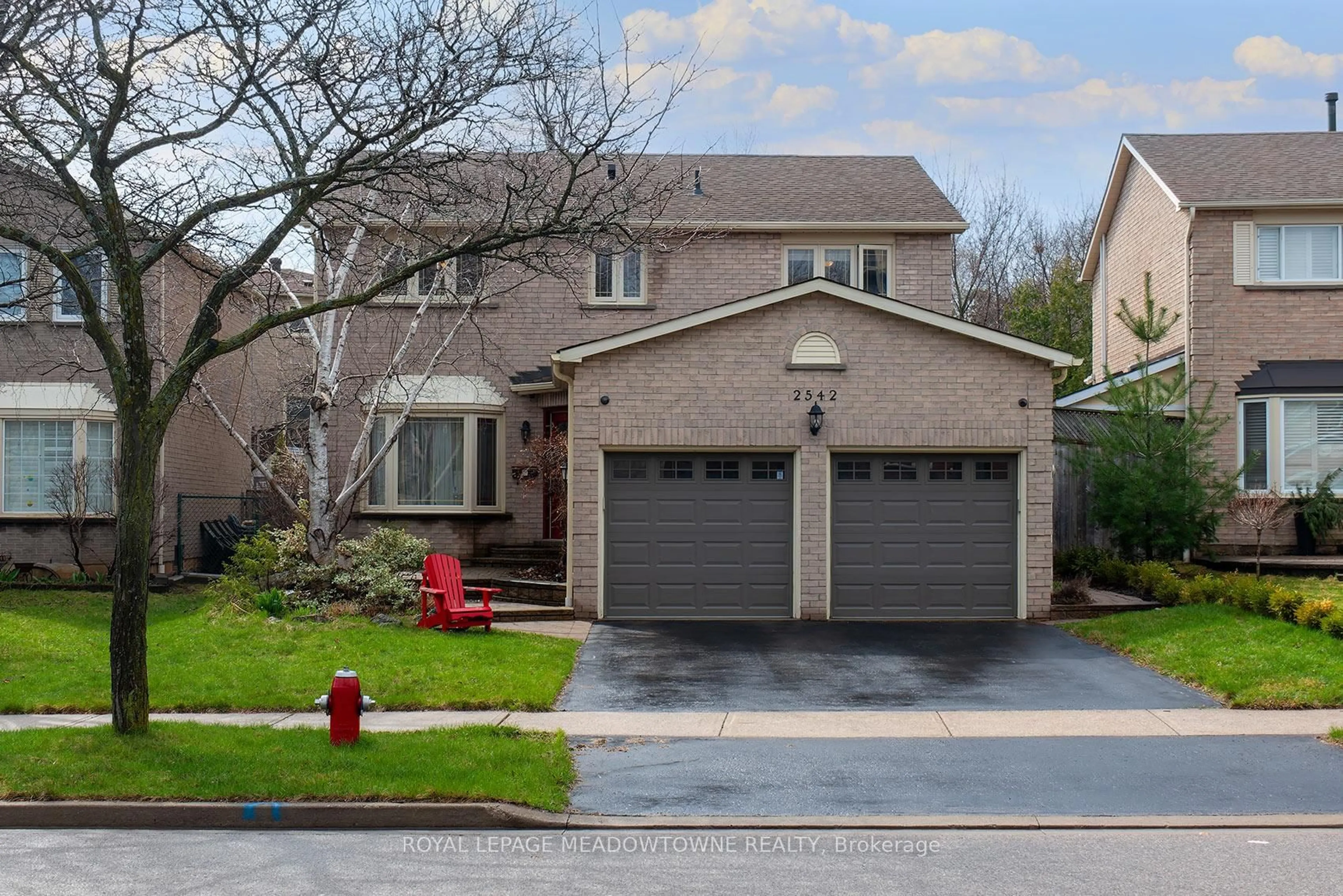Home with brick exterior material, street for 2542 Valencia Rd, Mississauga Ontario L5N 4L6
