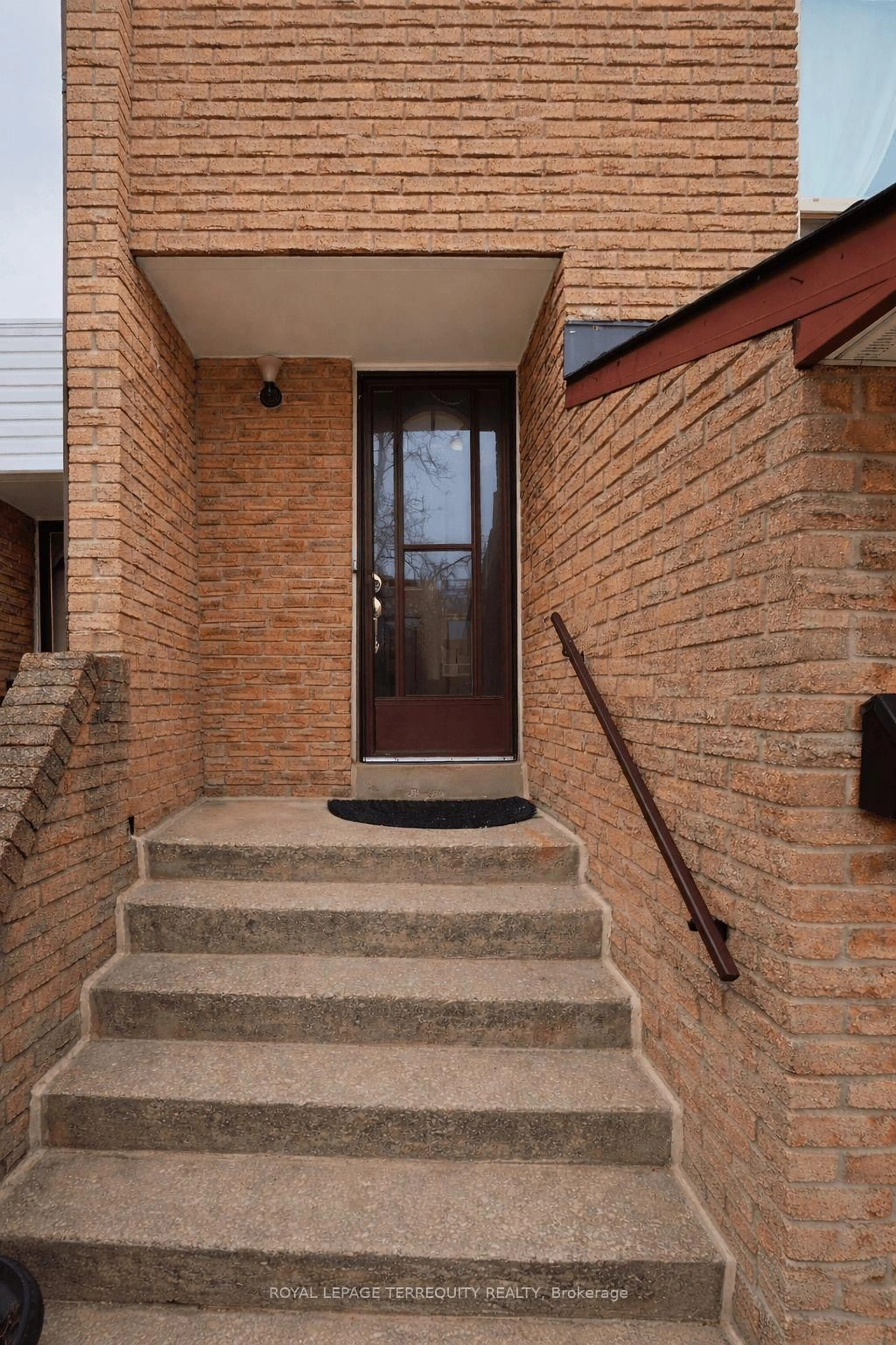 Unknown for 1221 Dundix Rd #43, Mississauga Ontario L4Y 3Y9