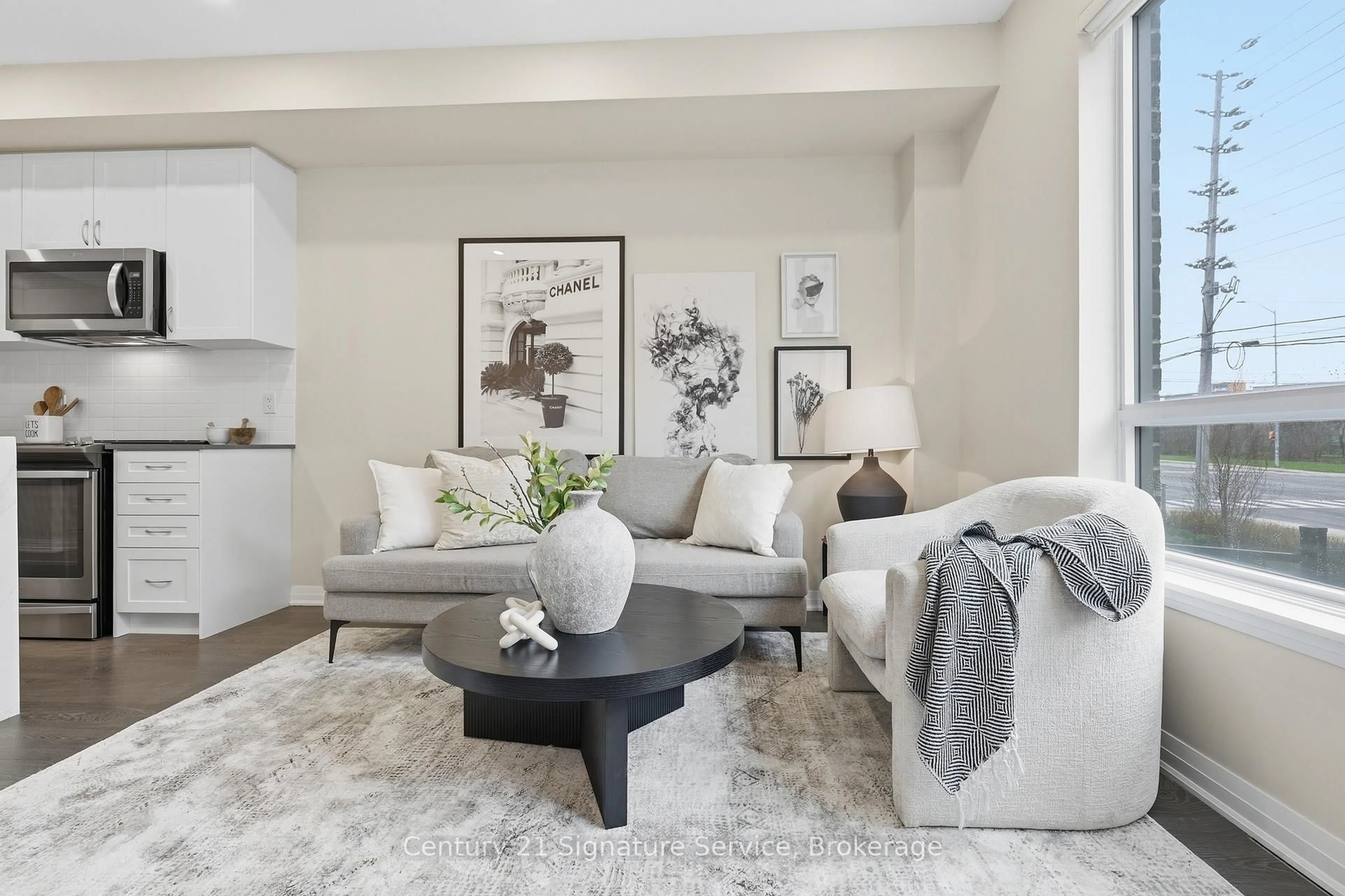 Living room with furniture, unknown for 1238 Cawthra Rd #2, Mississauga Ontario L5G 0B6