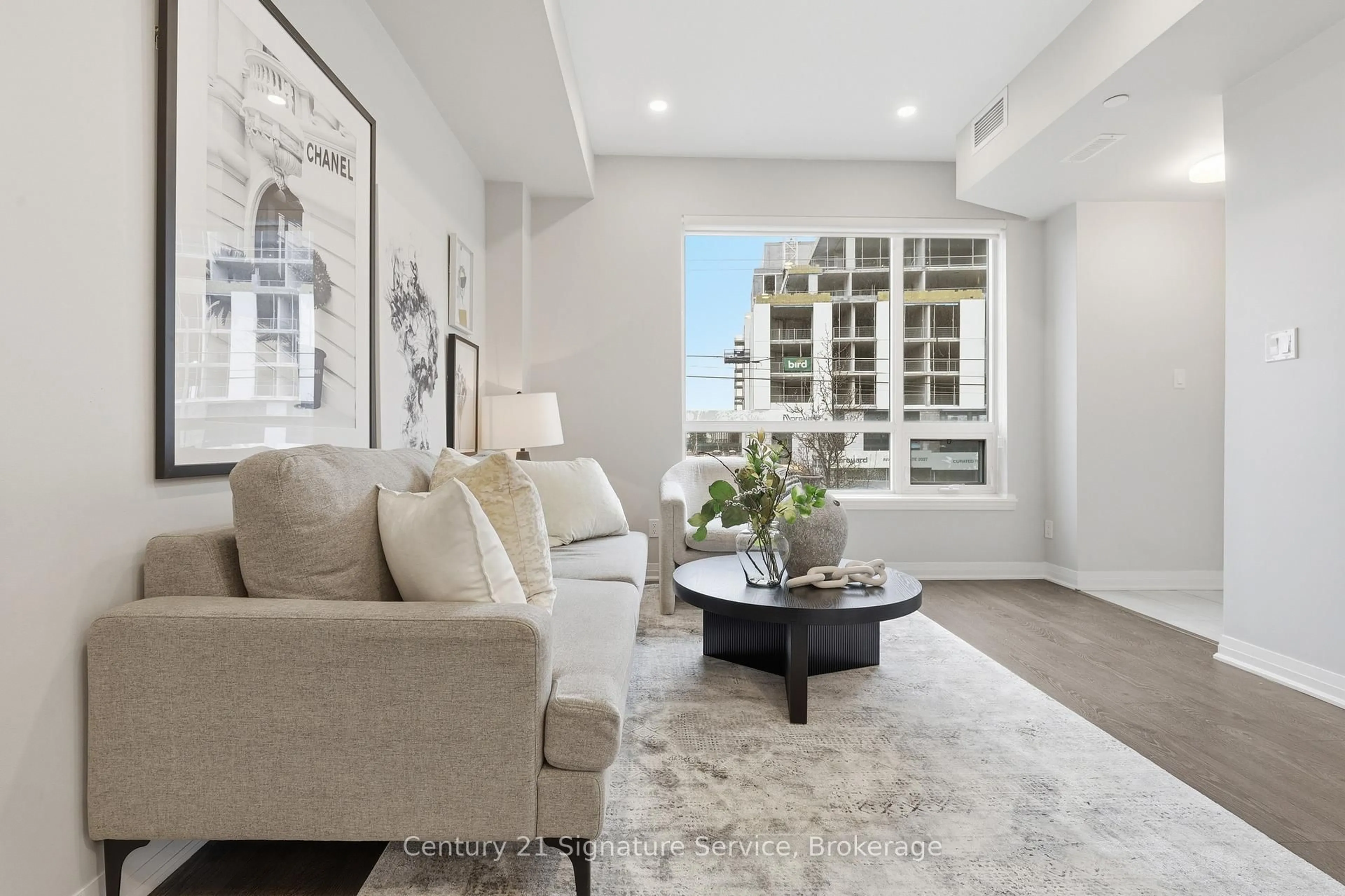 Living room with furniture, unknown for 1238 Cawthra Rd #2, Mississauga Ontario L5G 0B6