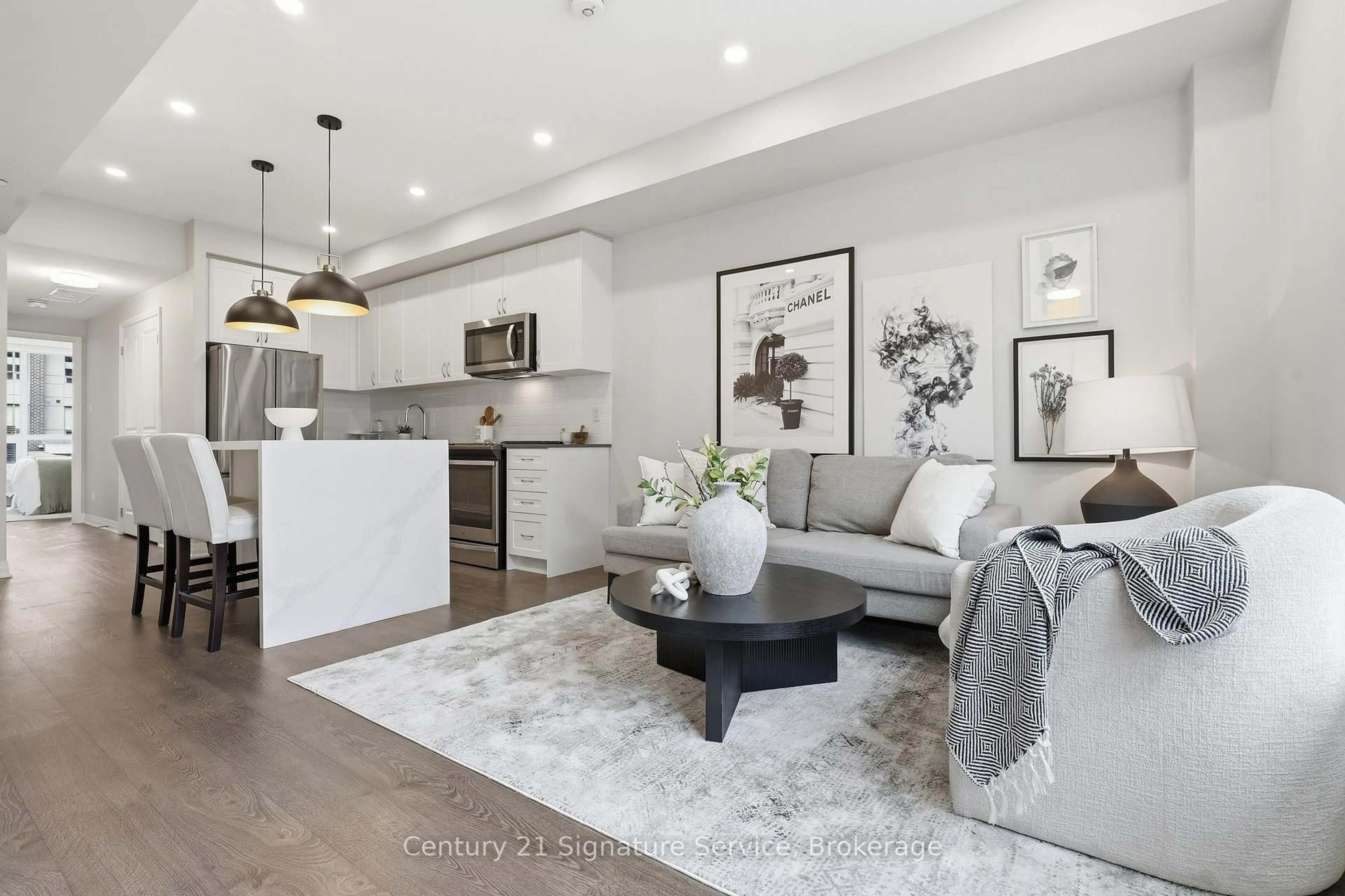 Open concept kitchen, unknown for 1238 Cawthra Rd #2, Mississauga Ontario L5G 0B6